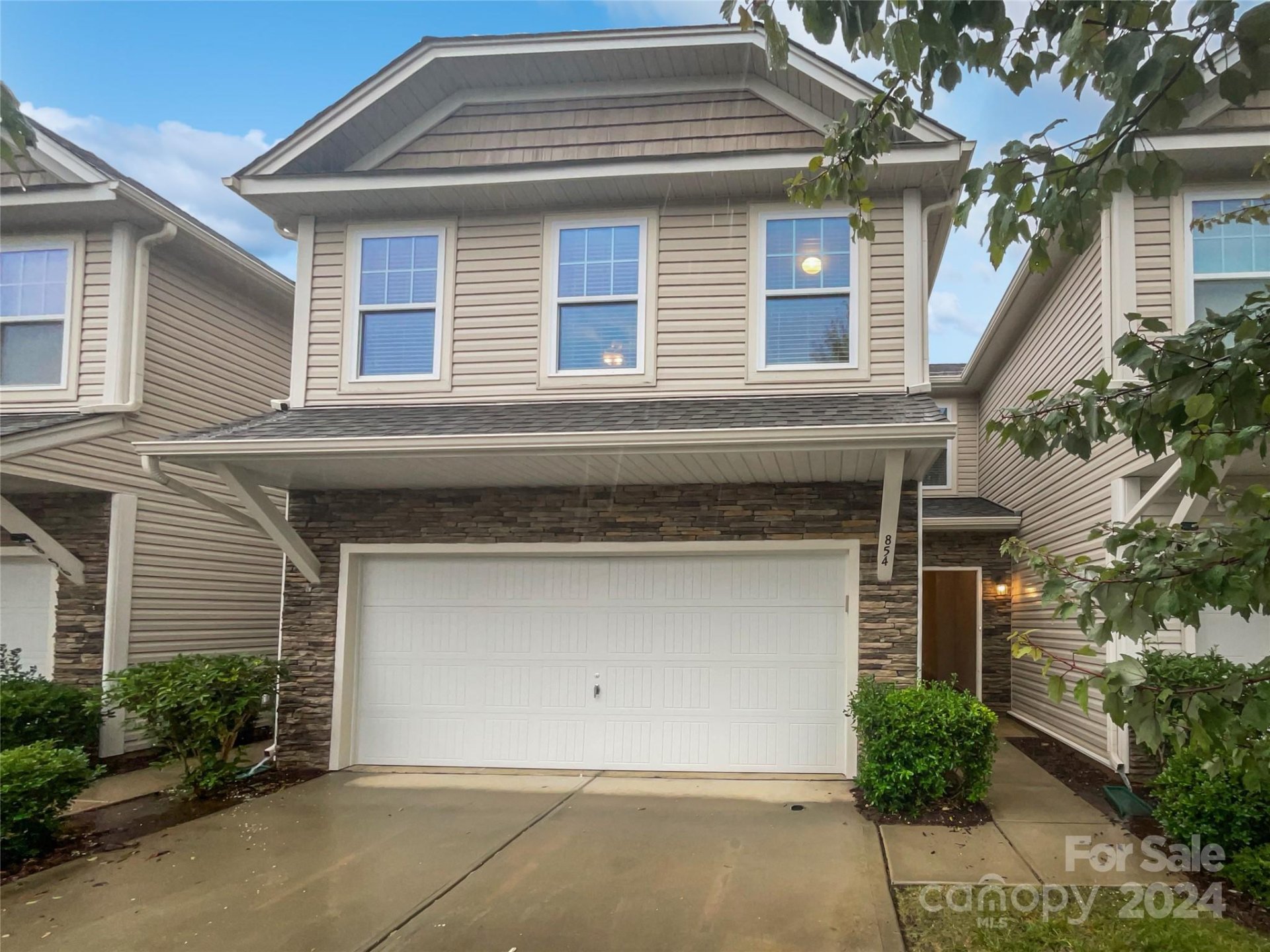 854 Summerlake Drive
