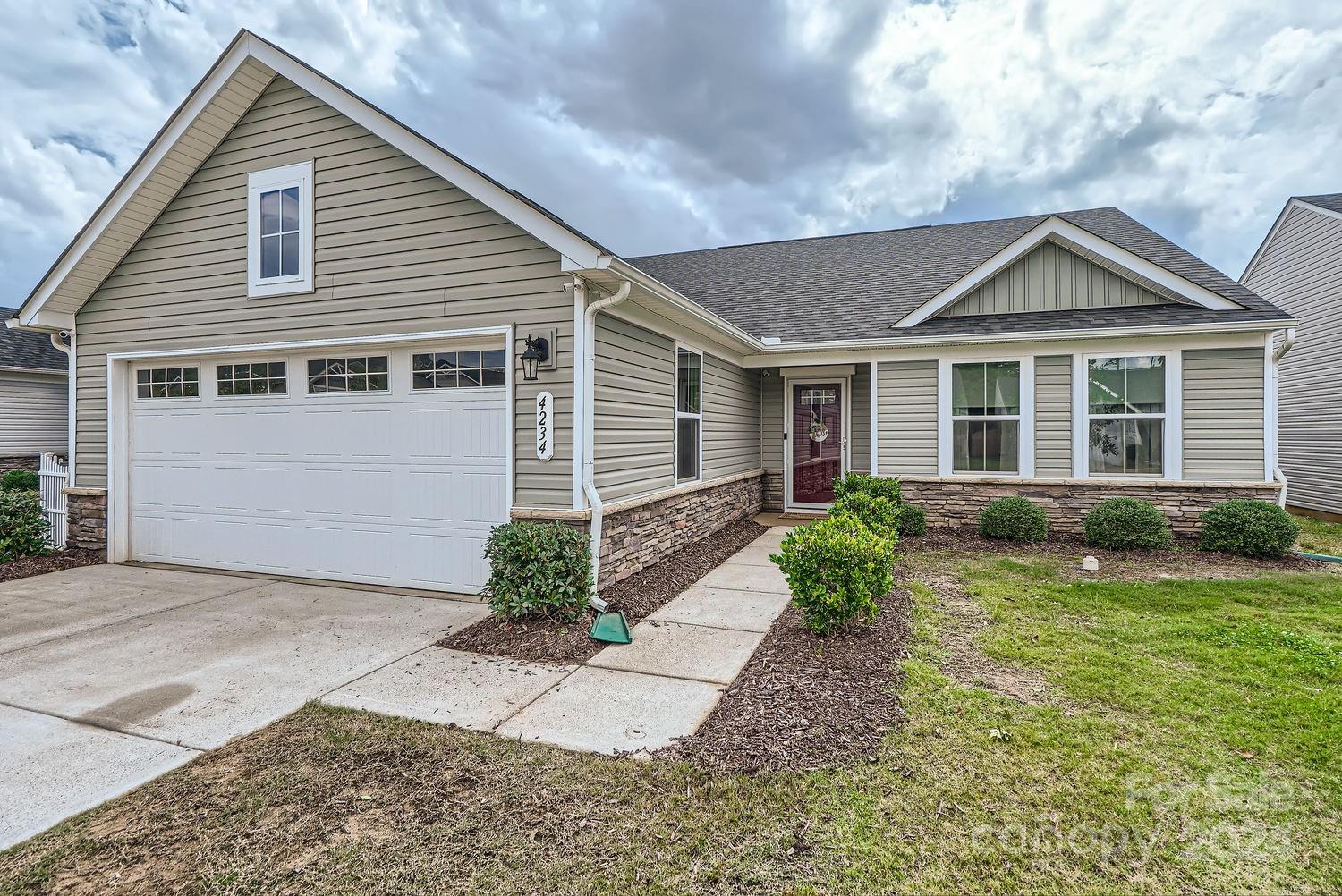4234 Mackinnon Drive