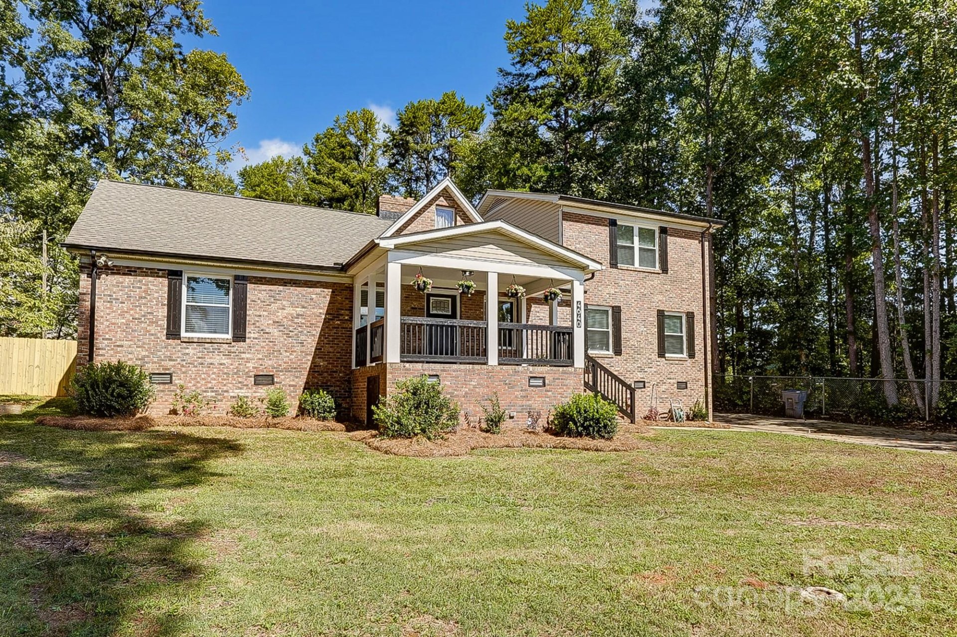 Property image 2 at 4640 Hamilton Circle, Charlotte, NC 28216