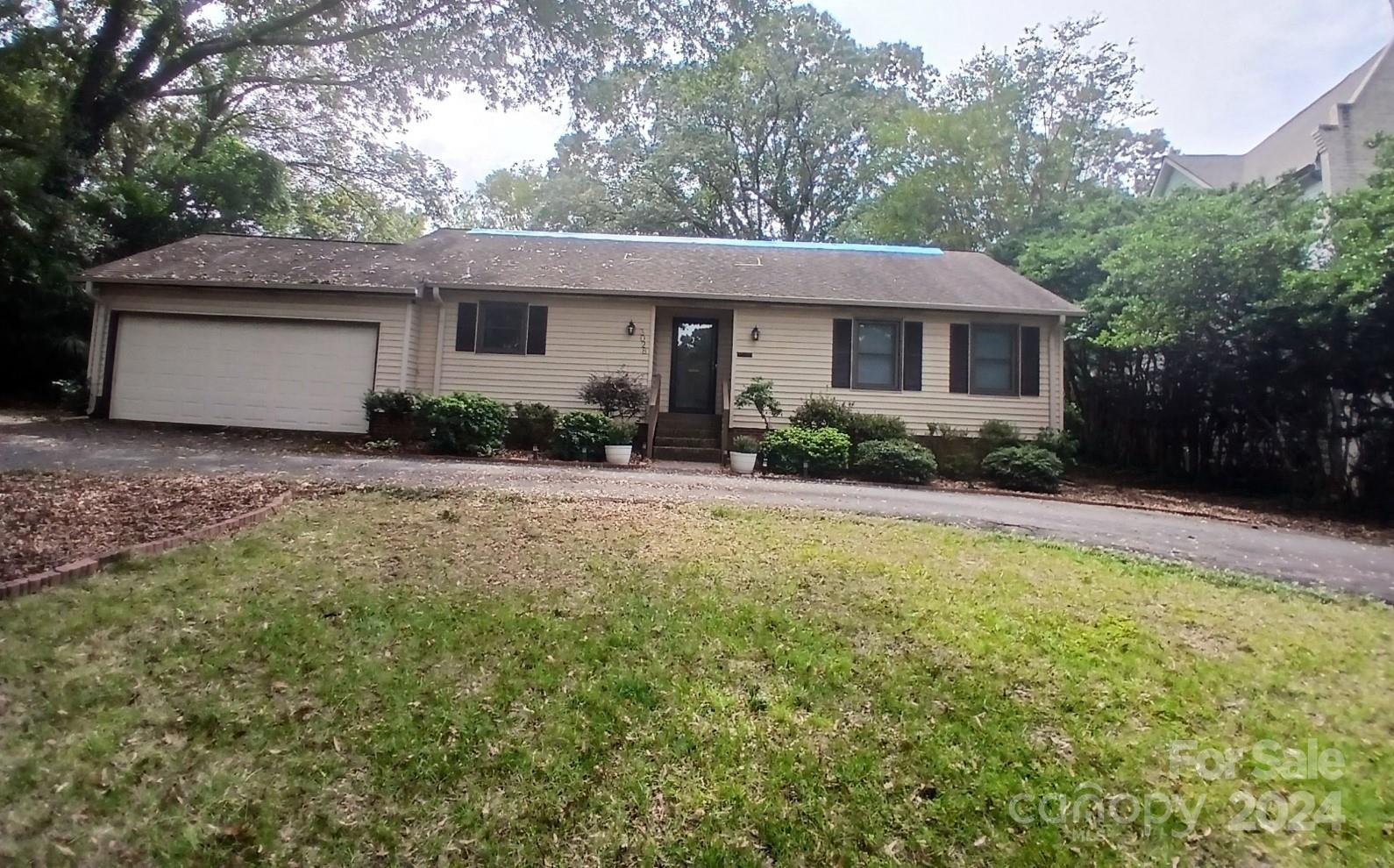 Property image 1 at 3028 Eastham Lane, Charlotte, NC 28209