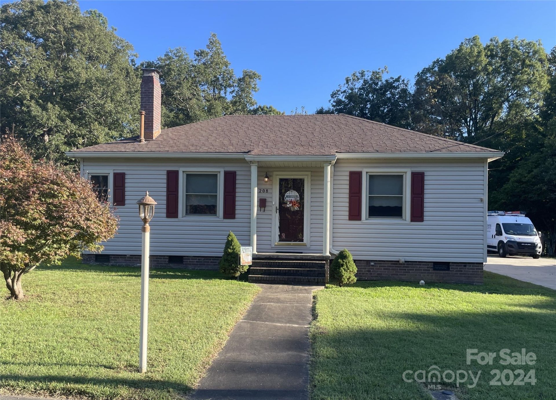 Property image 1 at 208 E Parkwood Street, Stanley, NC 28164