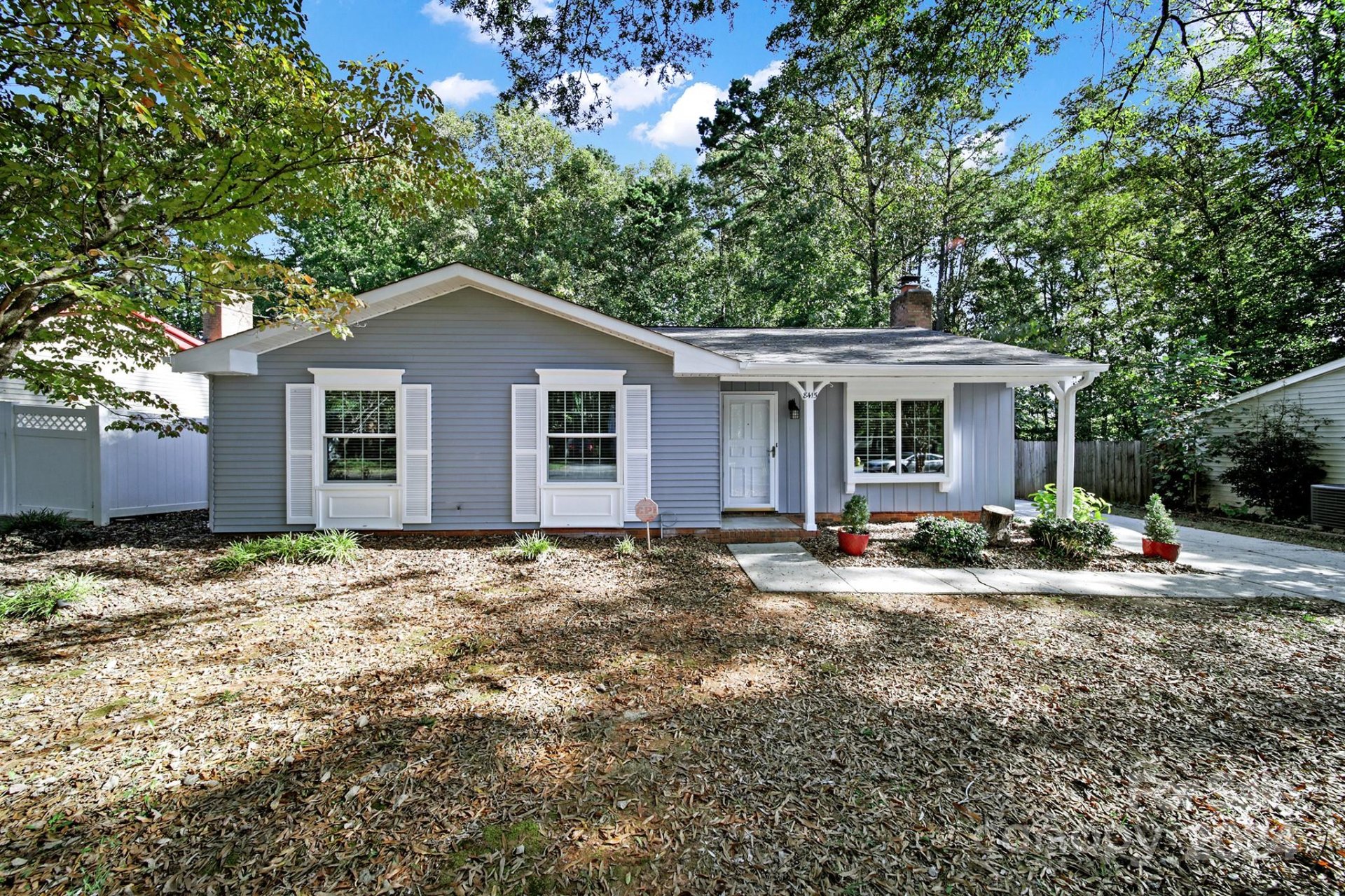 Property image 1 at 8415 Huntdale Court, Charlotte, NC 28212