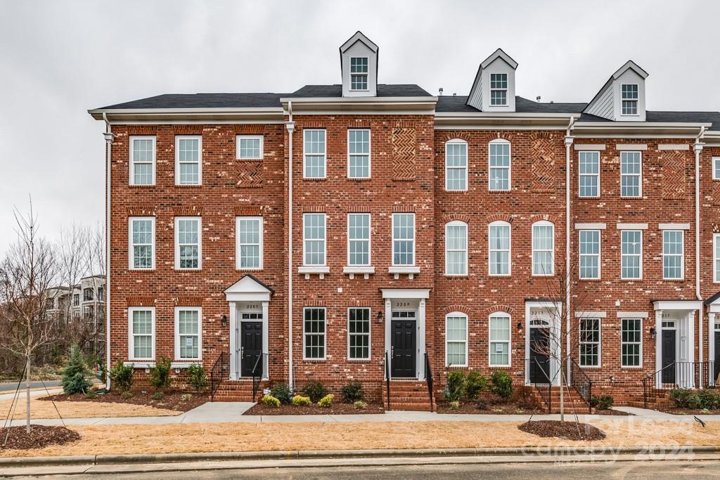 2209 Silver Crescent Drive