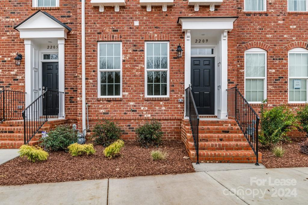 Property image 2 at 2209 Silver Crescent Drive, Charlotte, NC 28273