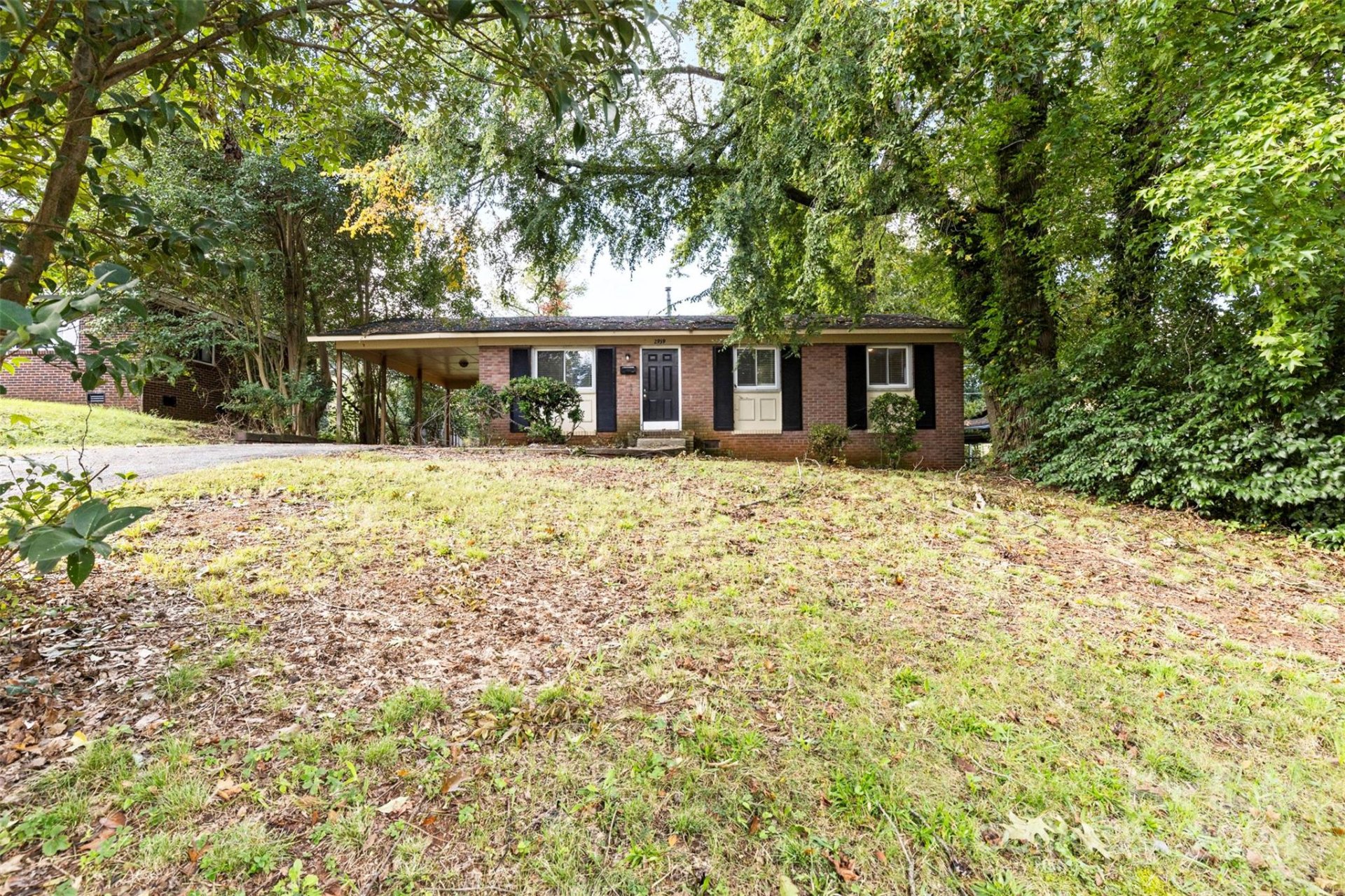 Property image 1 at 2939 Ravencroft Drive, Charlotte, NC 28208