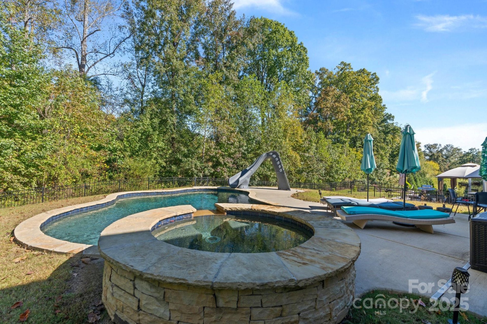 Castlebrooke, Concord Community