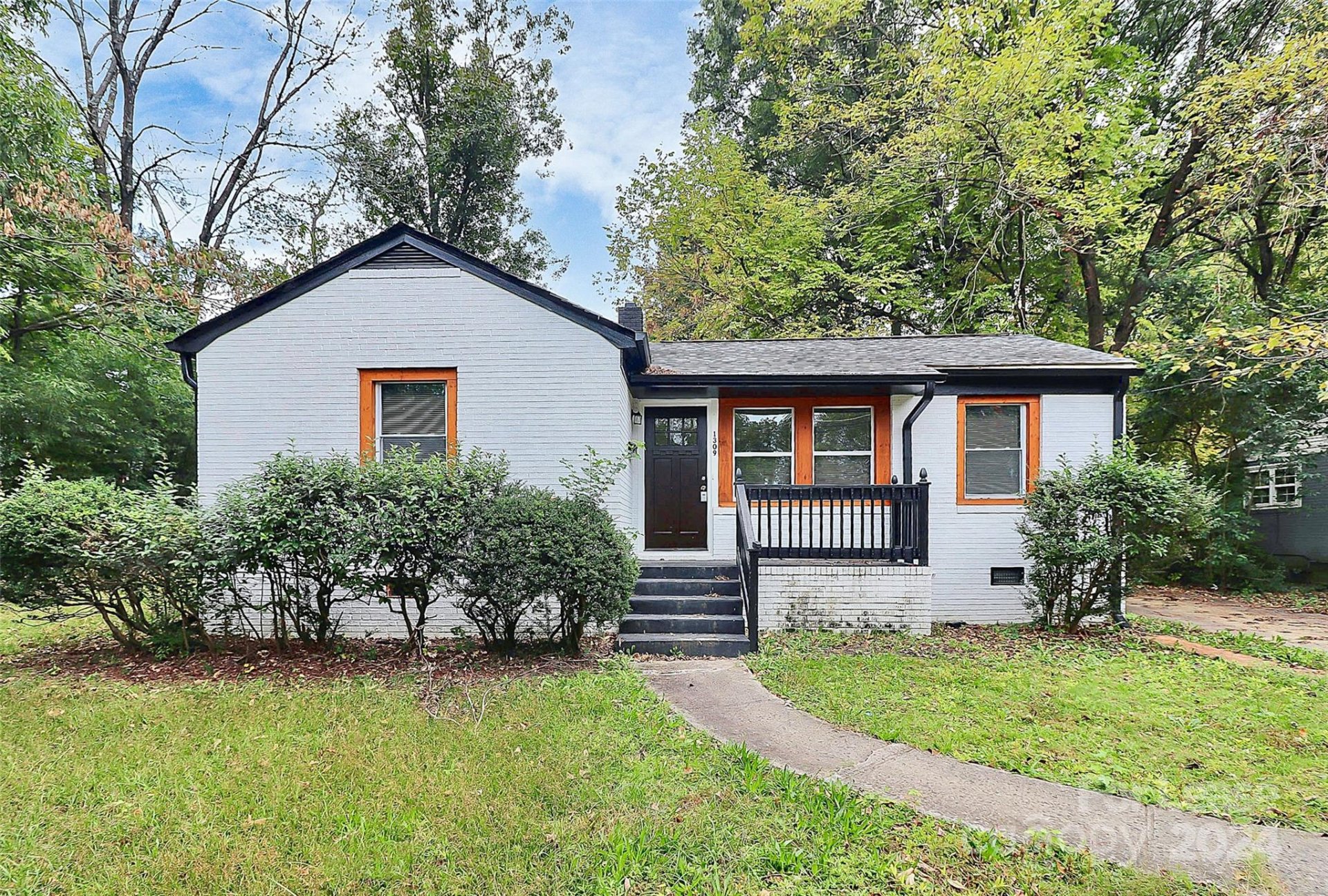 Property image 1 at 1309 Moretz Avenue, Charlotte, NC 28206