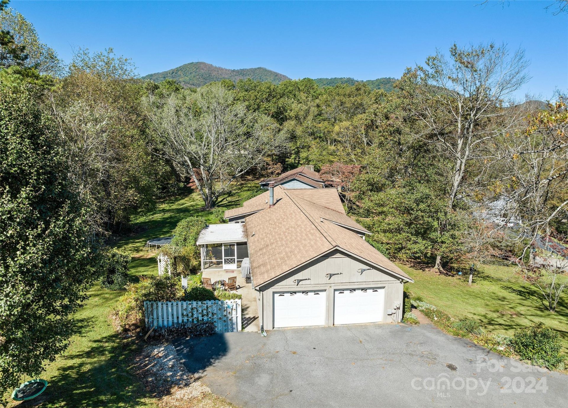 Property image 2 at 553 Nellie John Drive, Clyde, NC 28721