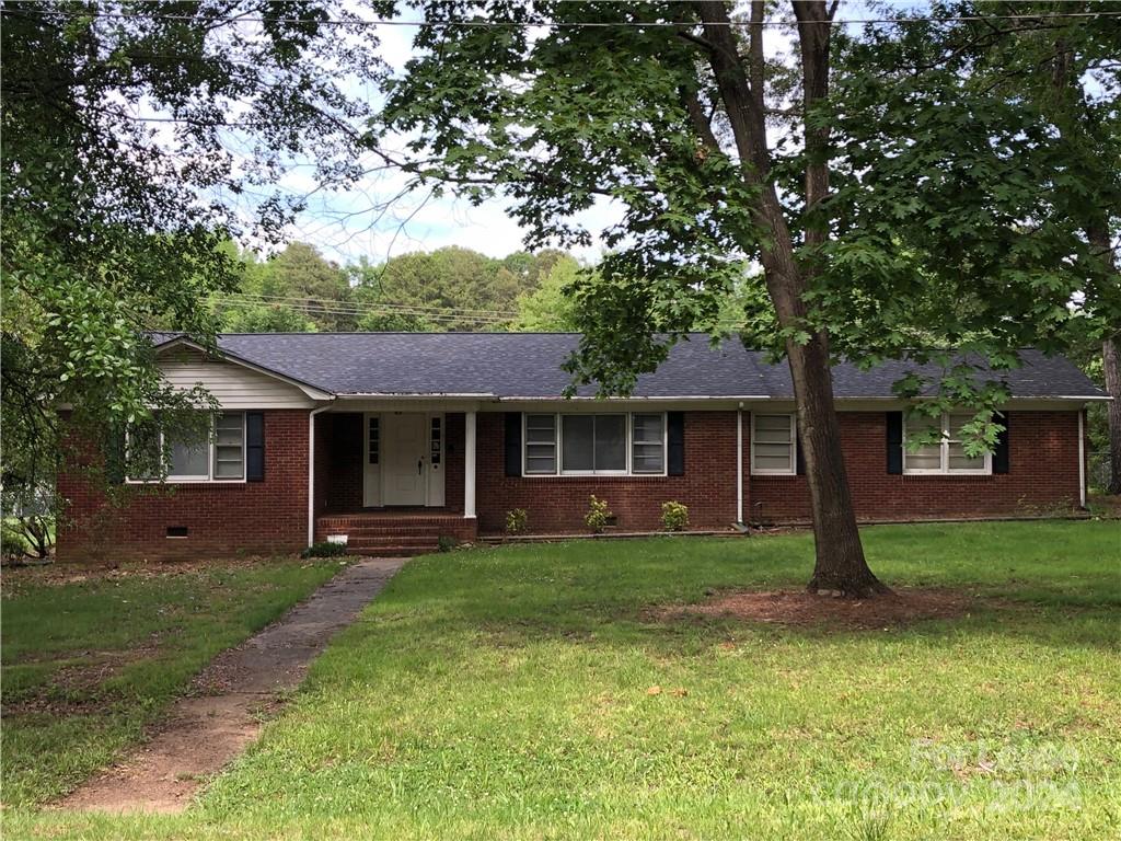 Property image 1 at 128 Woodlynn Drive, Charlotte, NC 28214