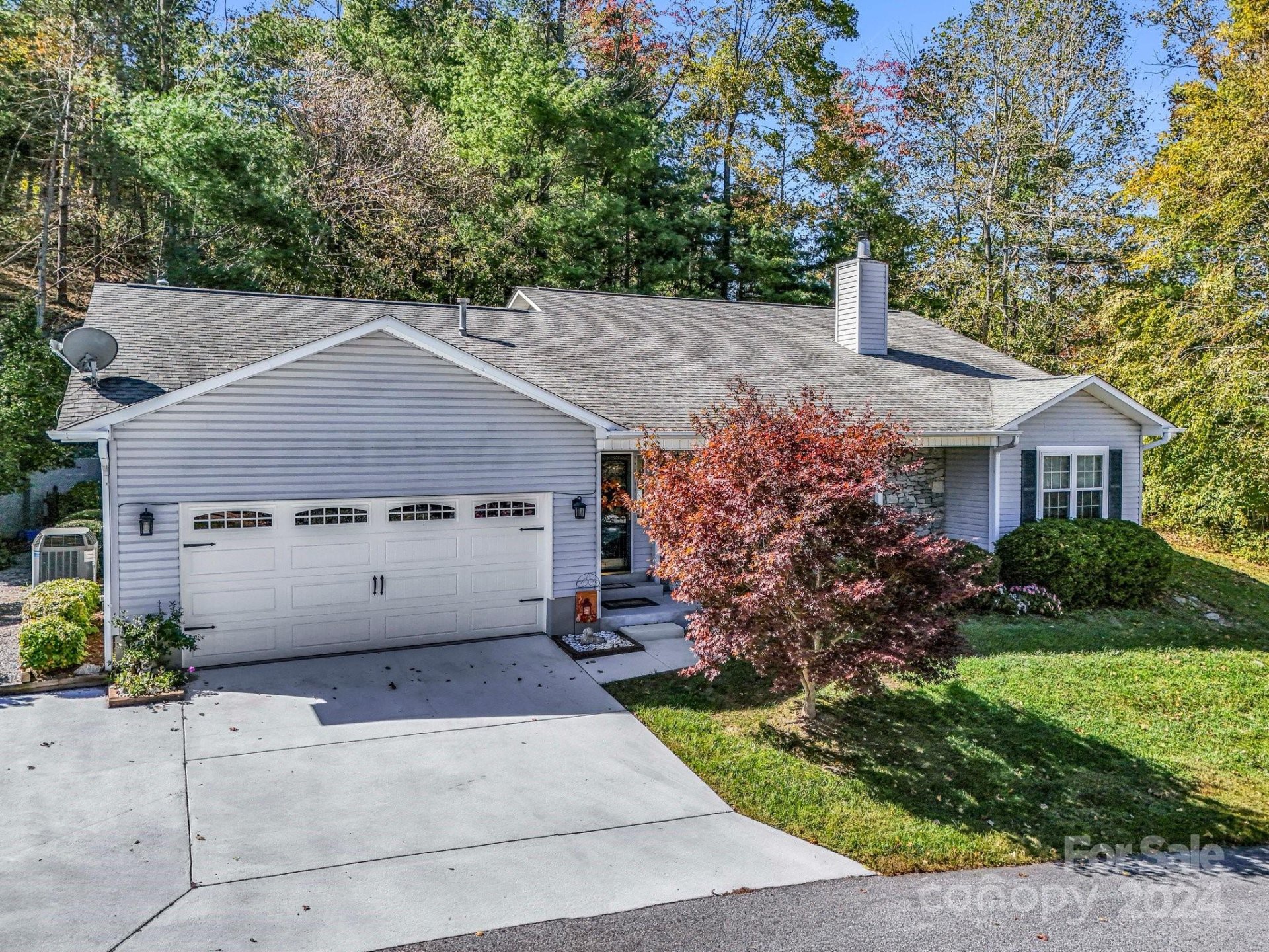 Property image 1 at 650 New Village Drive, Hendersonville, NC 28791