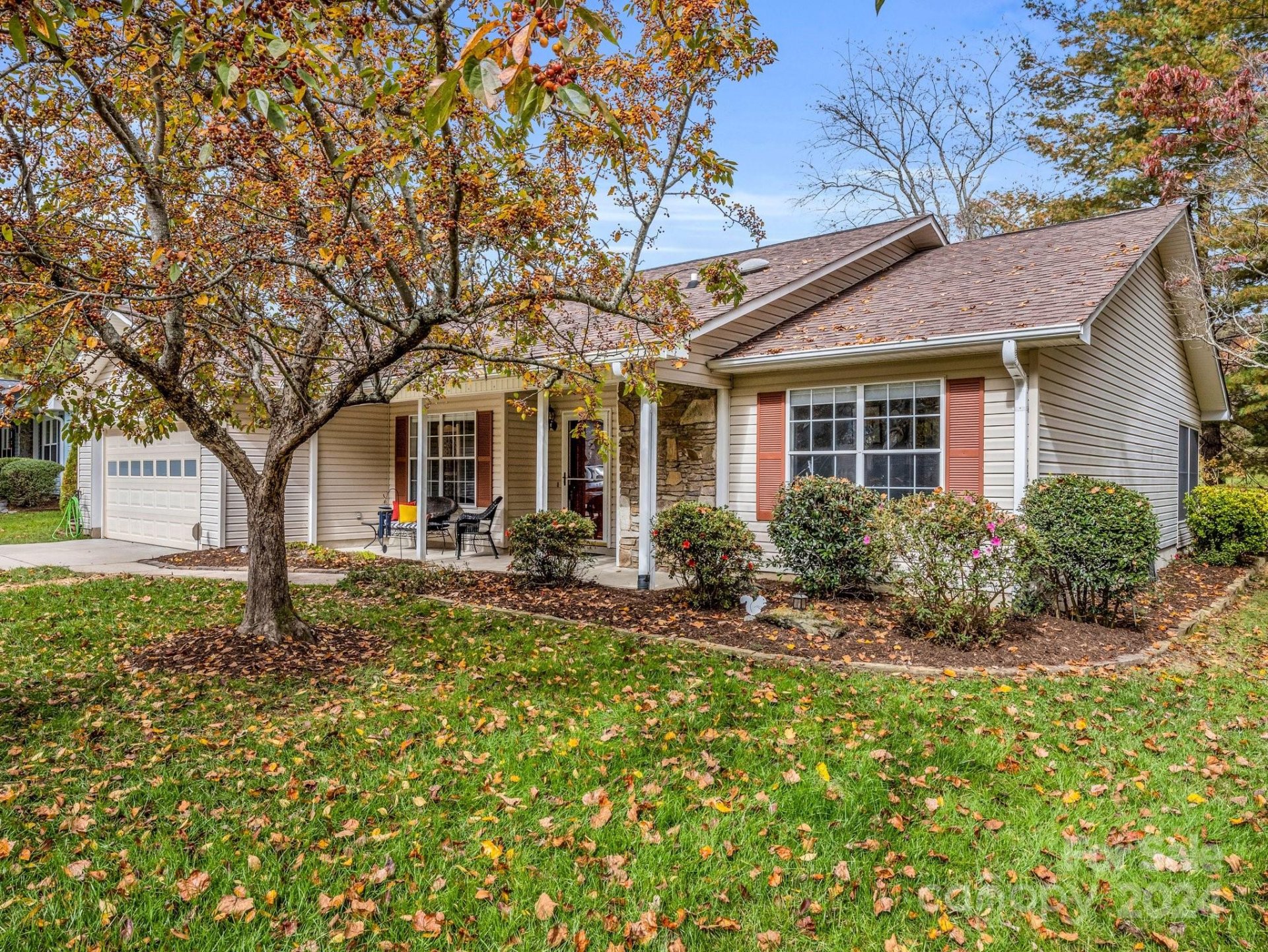 787 W Saint Johns Way