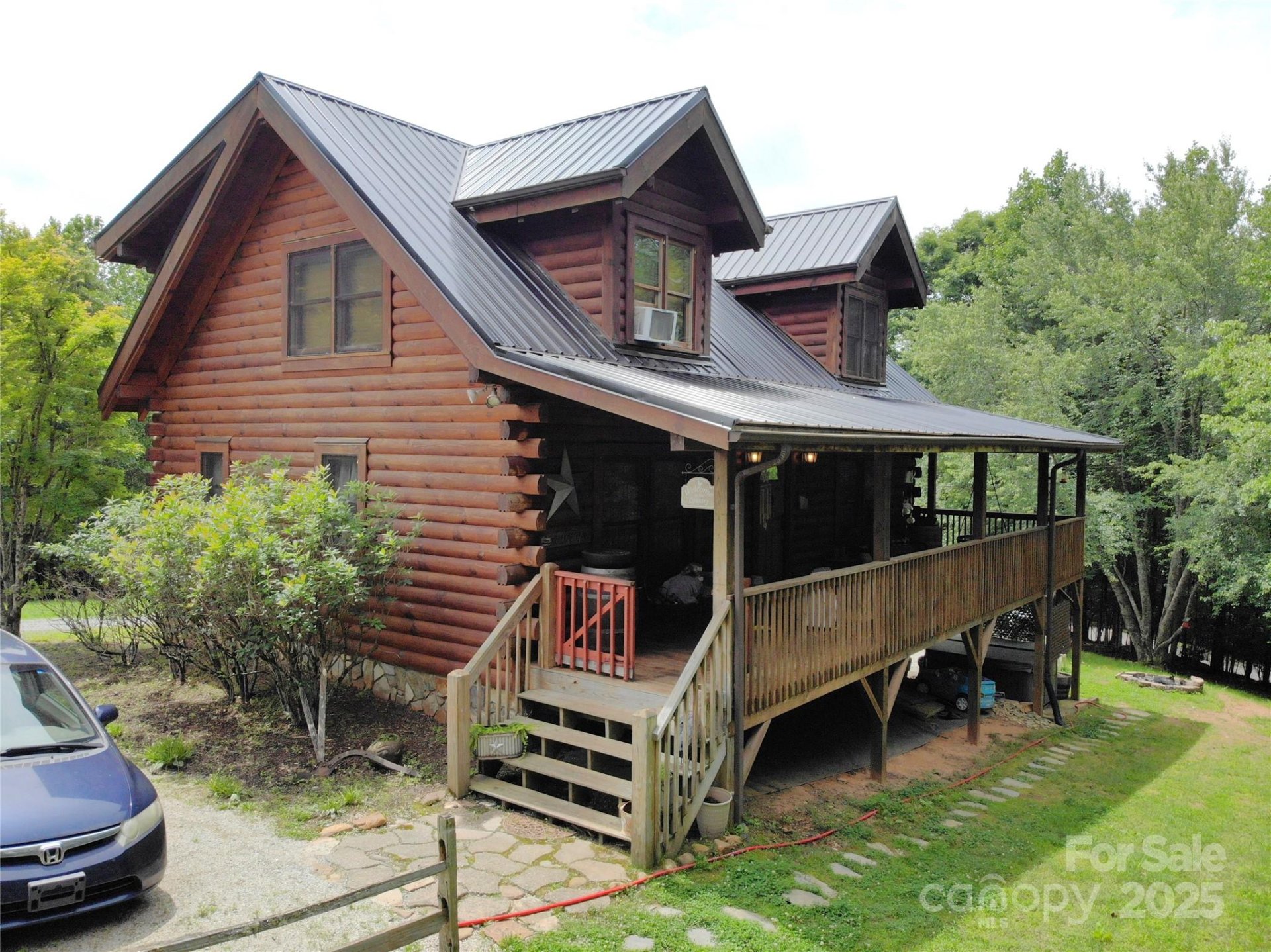 Cascade Highlands, Nebo Community