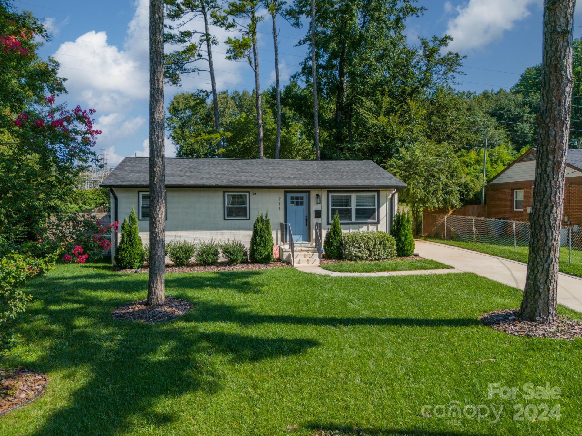 Property image 1 at 711 Norwood Drive, Charlotte, NC 28208
