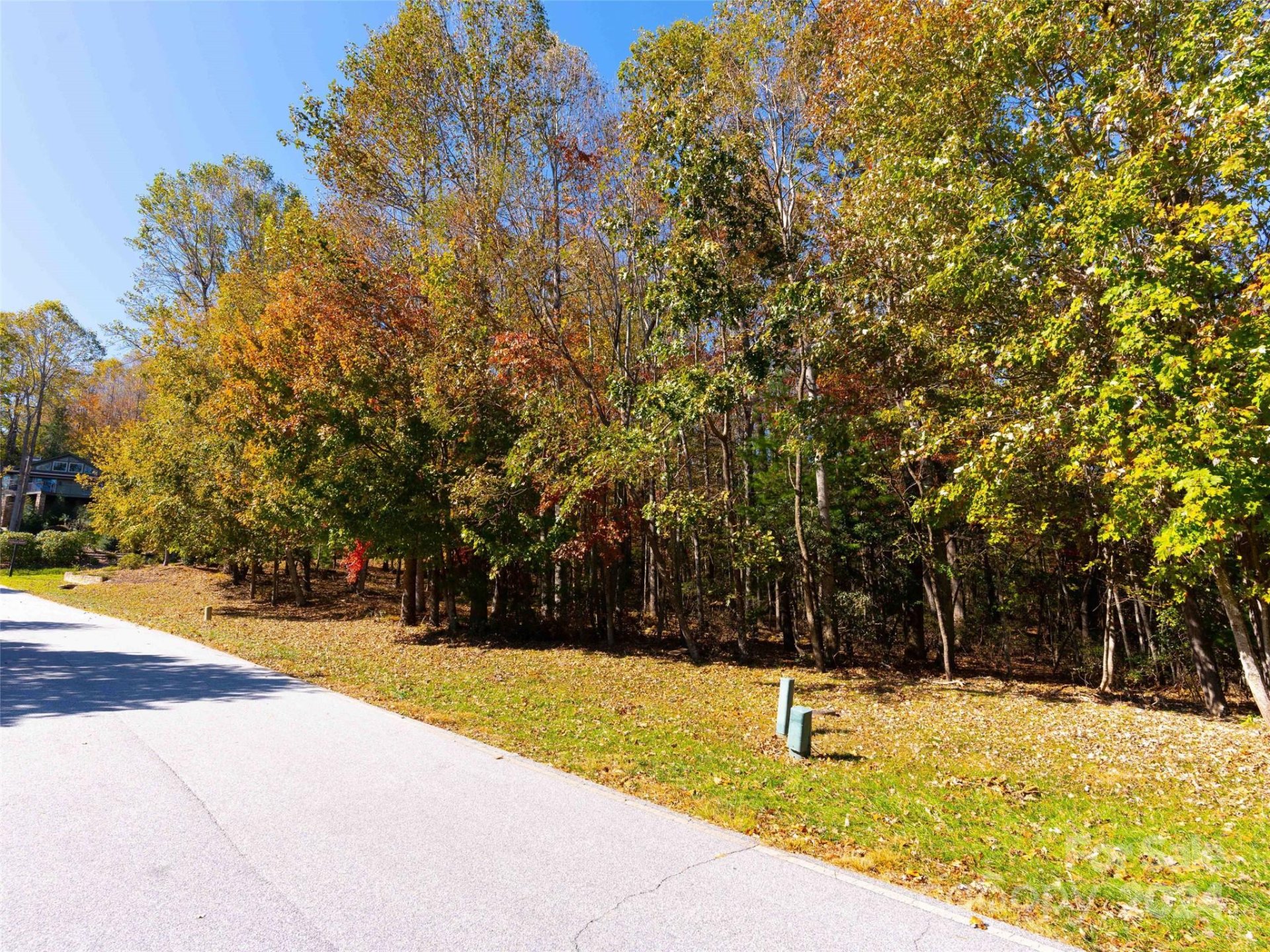 Property image 2 at 308 Piney Knoll Lane, Hendersonville, NC 28739