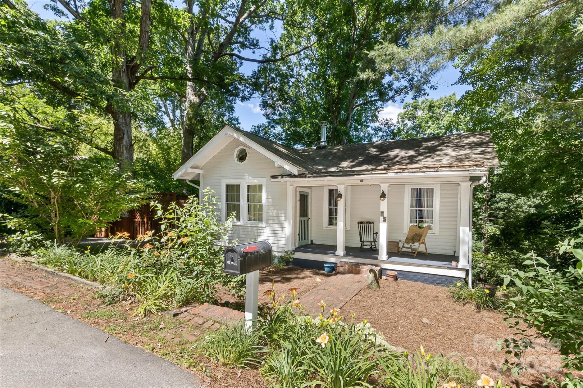 Sayles Village, Asheville Community