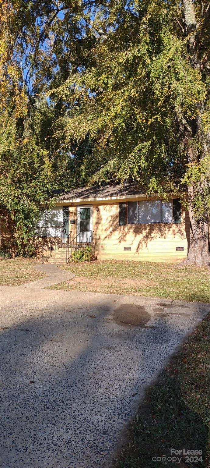 Property image 1 at 4907 Malibu Drive, Charlotte, NC 28215