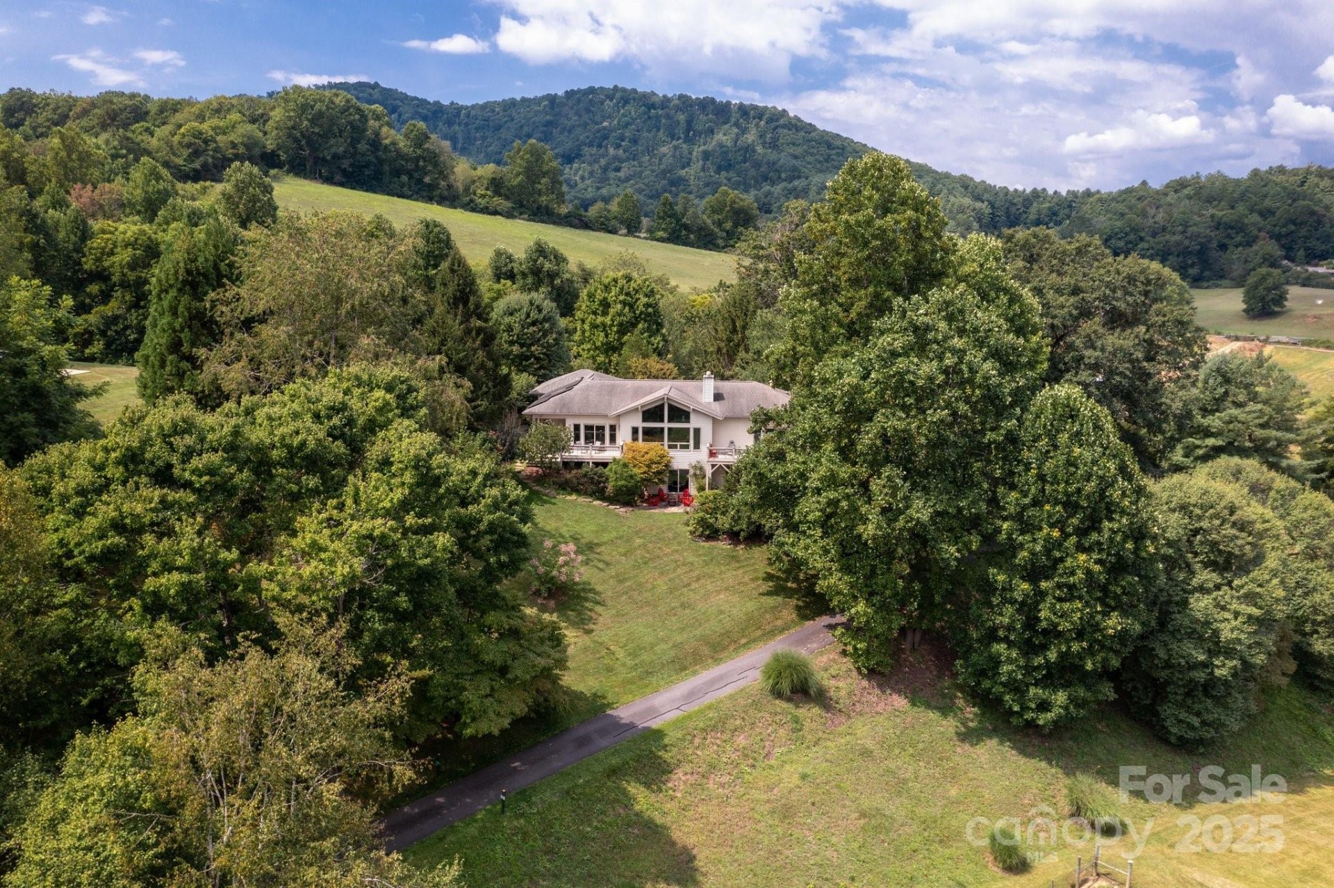 32 Scenic Valley Drive