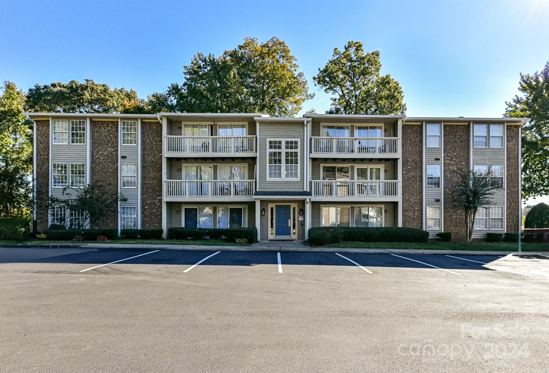 Colville II, Charlotte Community