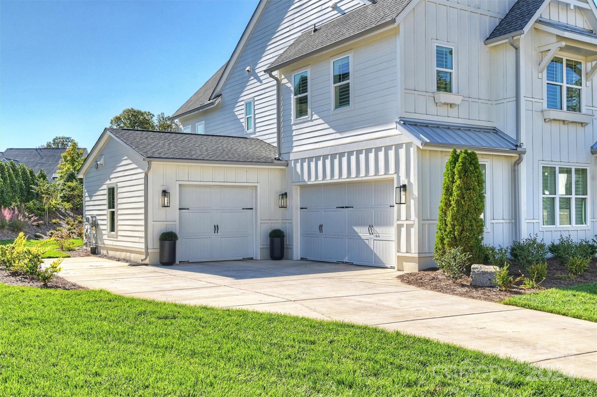 Property image 2 at 14100 Pinoli Pine Circle, Huntersville, NC 28078