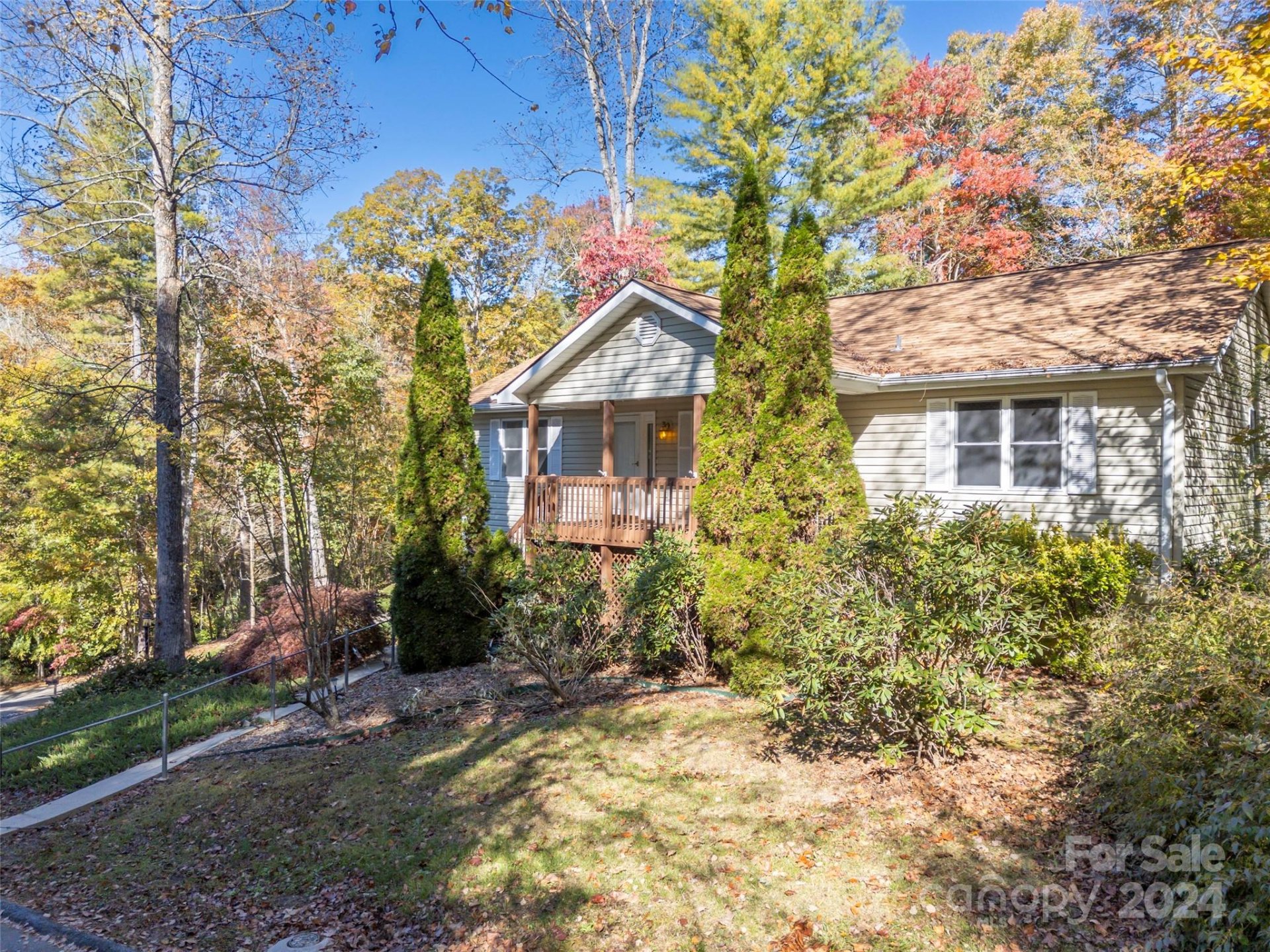 Property image 3 at 103 Lone Eagle Lane, Hendersonville, NC 28739