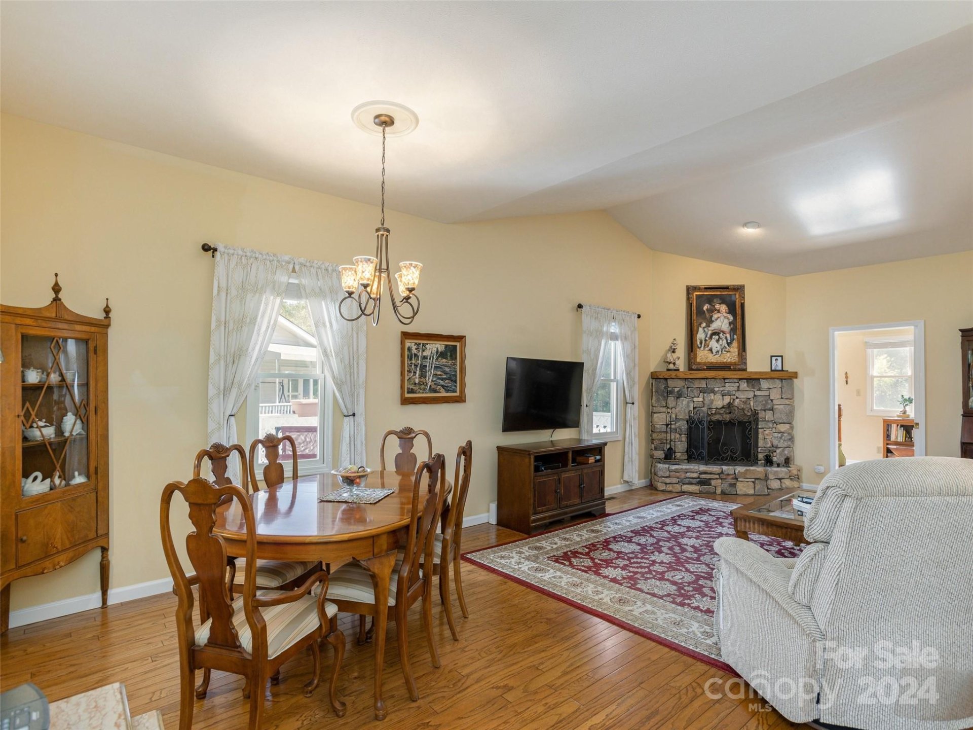 Property image 5 at 21 Country Meadows Lane, Hendersonville, NC 28792