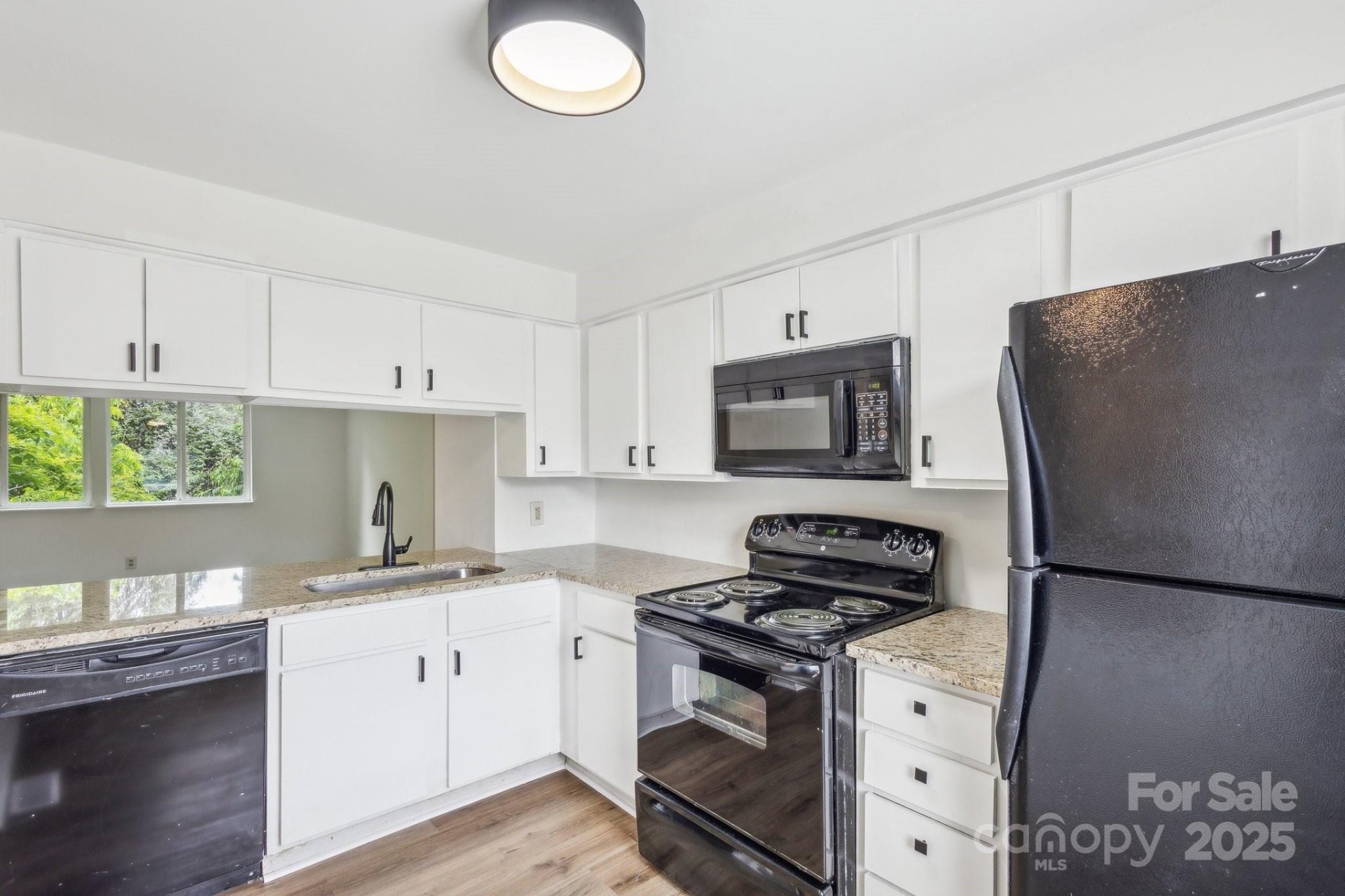 9424 Lexington Circle