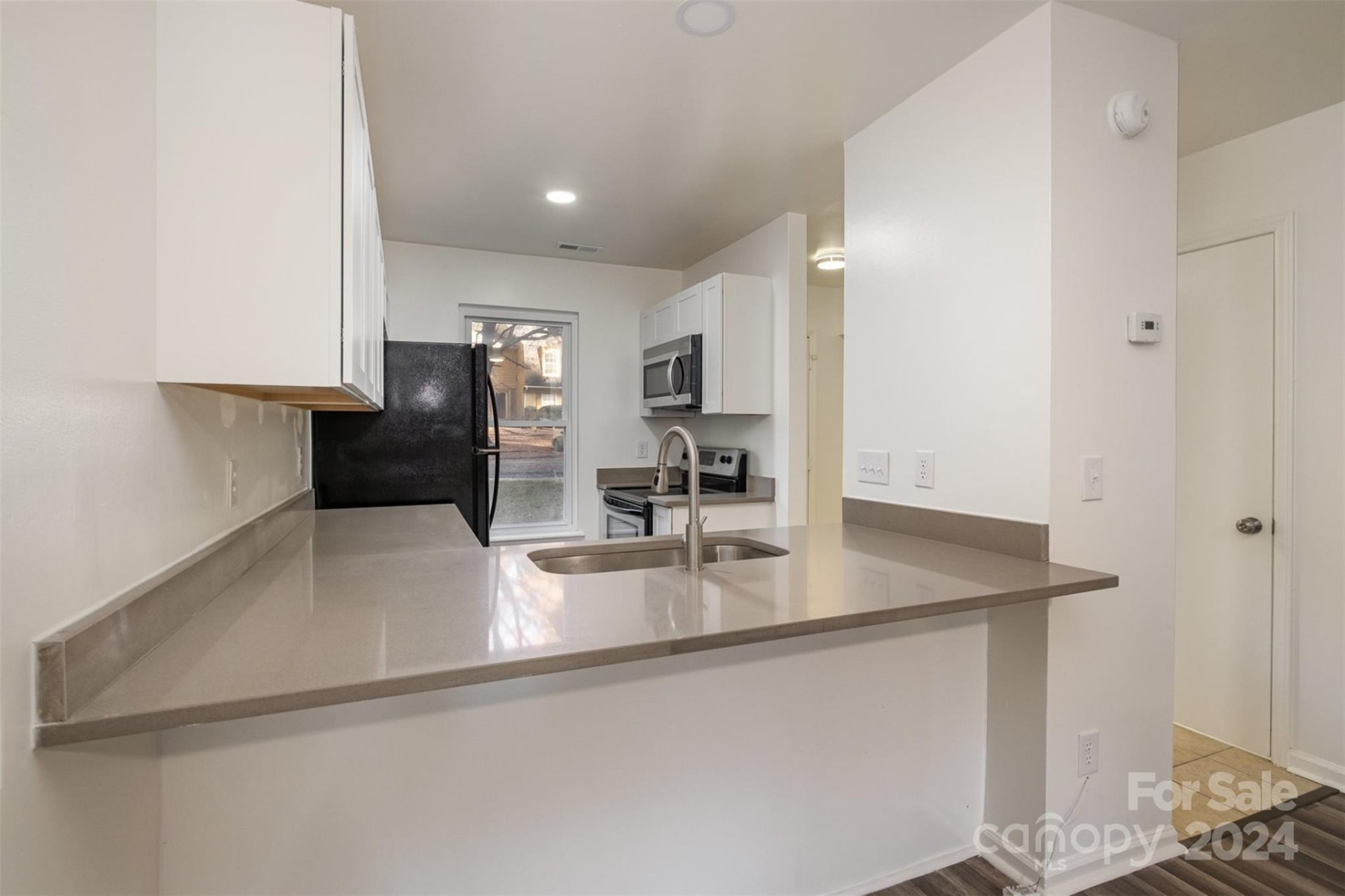 Property image 3 at 4051 Briarhill Drive, Charlotte, NC 28215