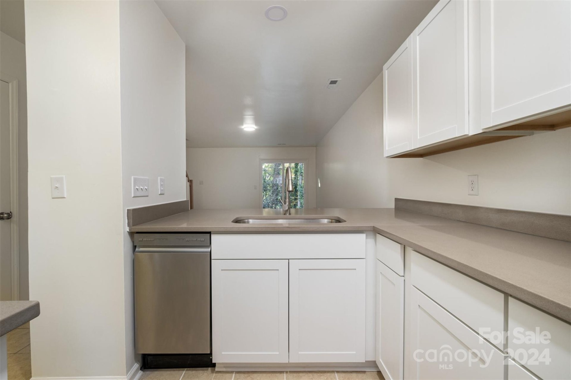 Property image 5 at 4051 Briarhill Drive, Charlotte, NC 28215