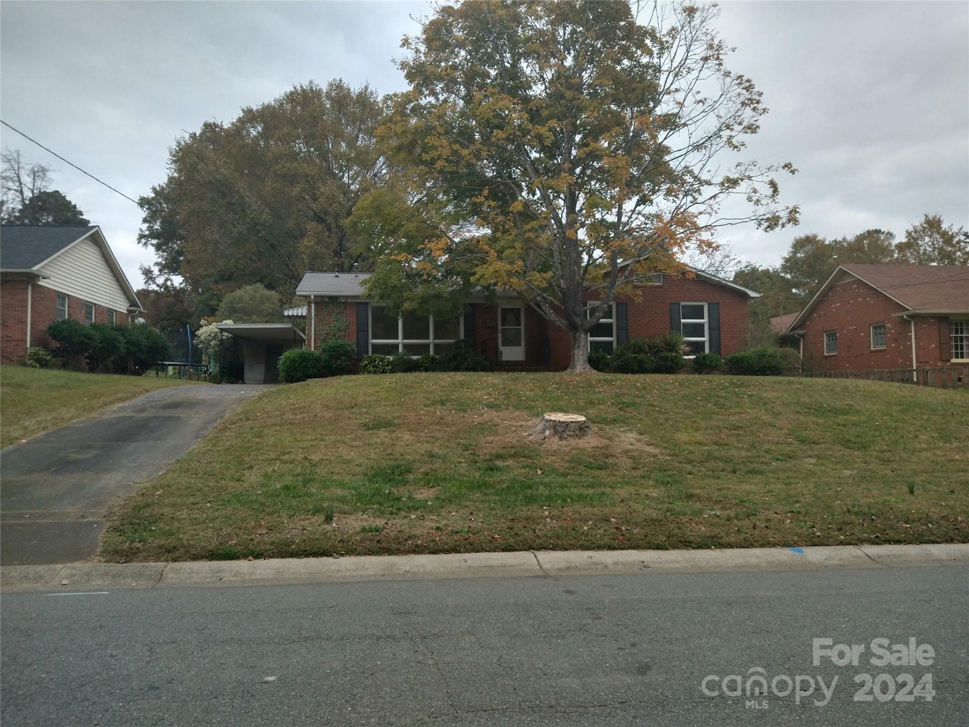Property image 1 at 5525 Amity Place, Charlotte, NC 28212