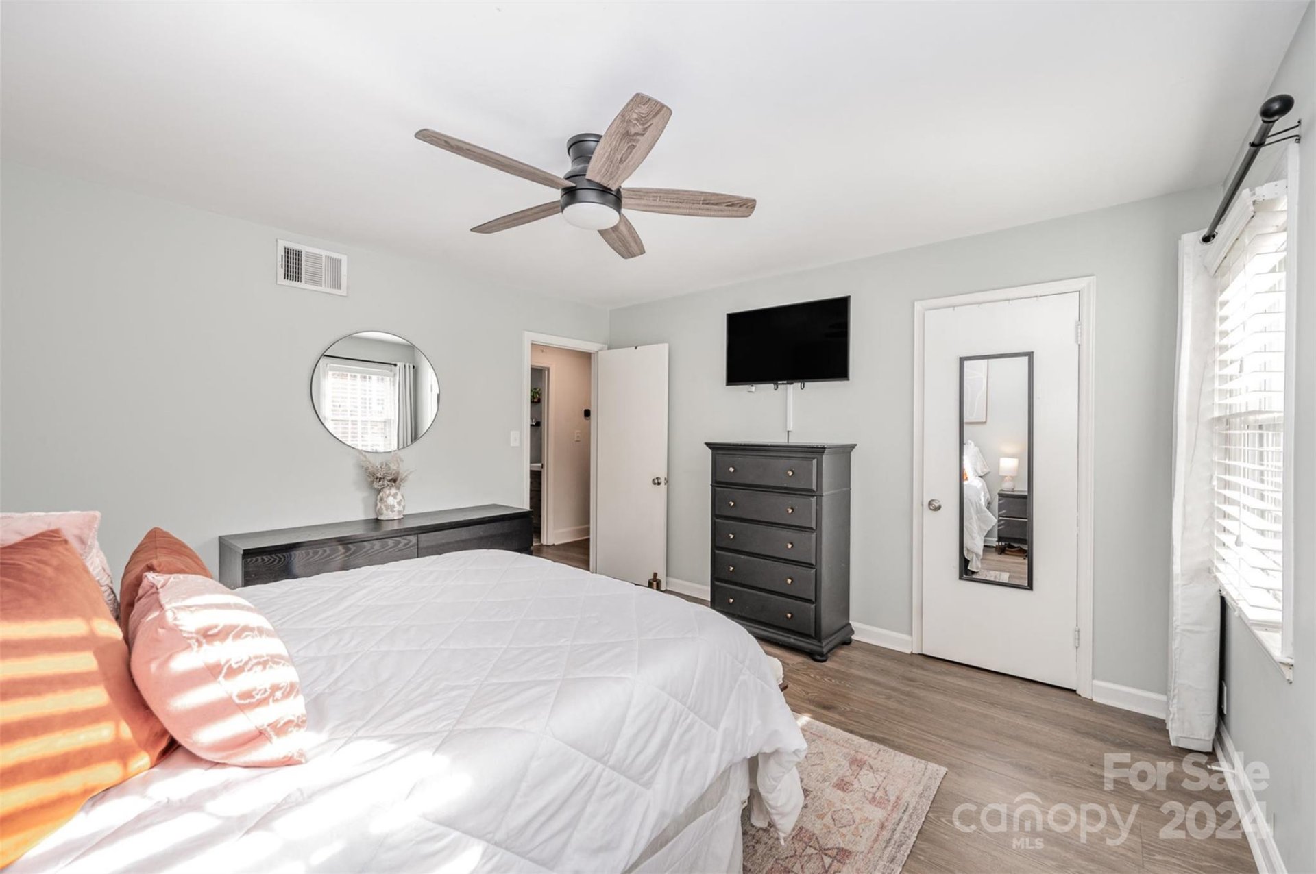 Property image 3 at 852 Mcalway Road, Charlotte, NC 28211