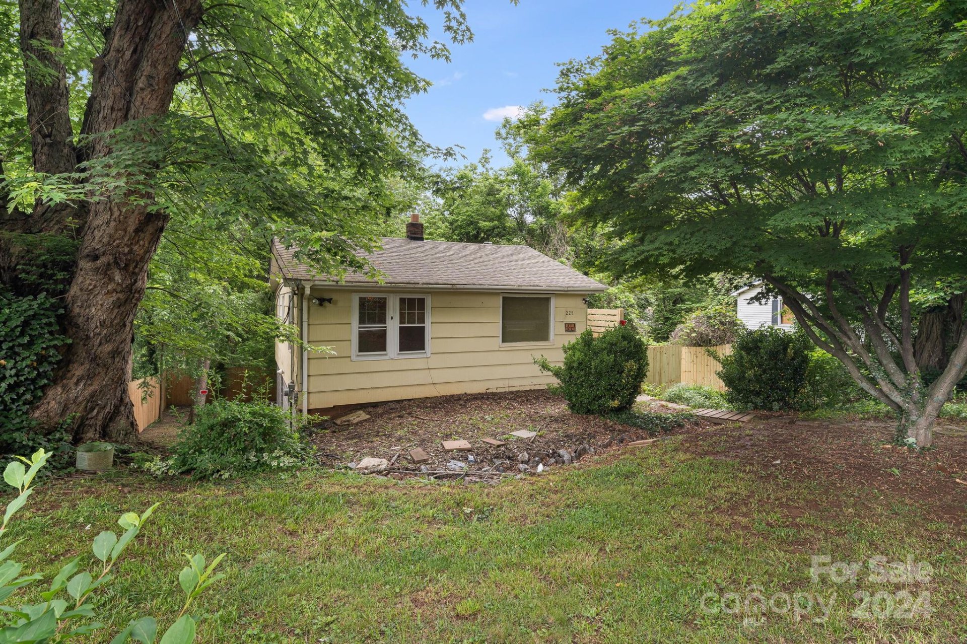 Property image 2 at 225 State Street, Asheville, NC 28806