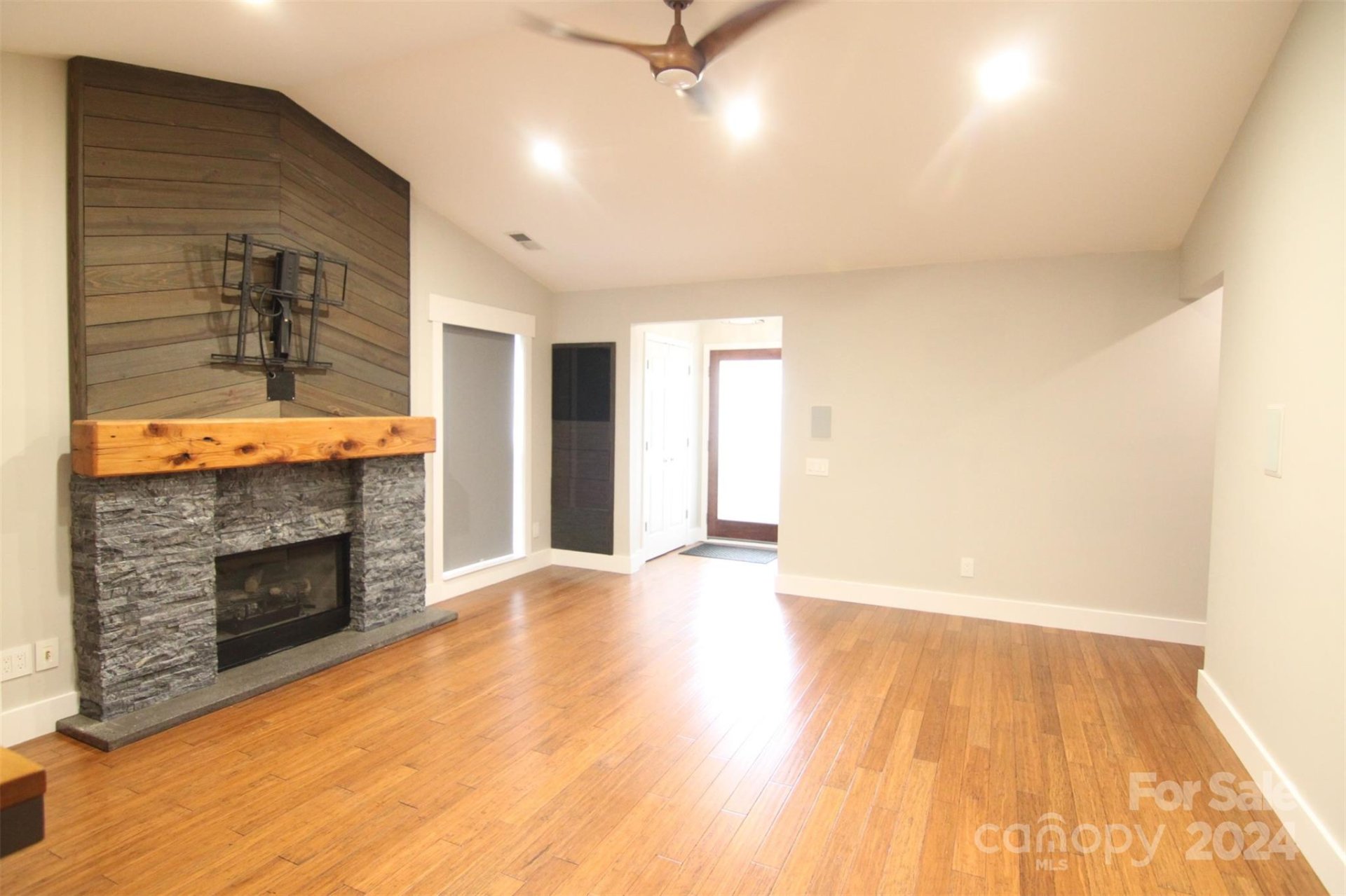 Property image 3 at 7417 Stone Mountain Court, Charlotte, NC 28262