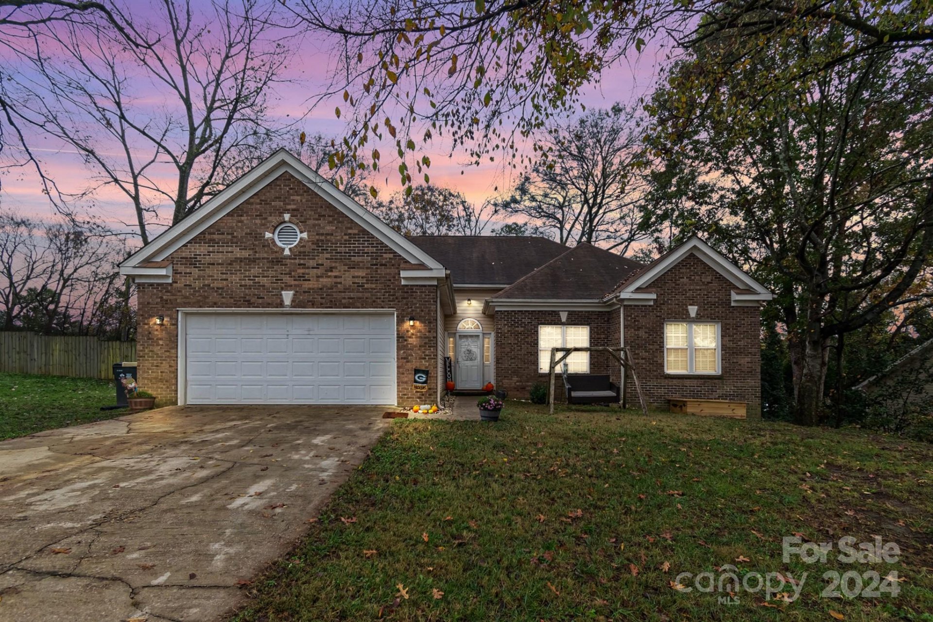 Property image 1 at 3125 Harris Houston Road, Charlotte, NC 28262