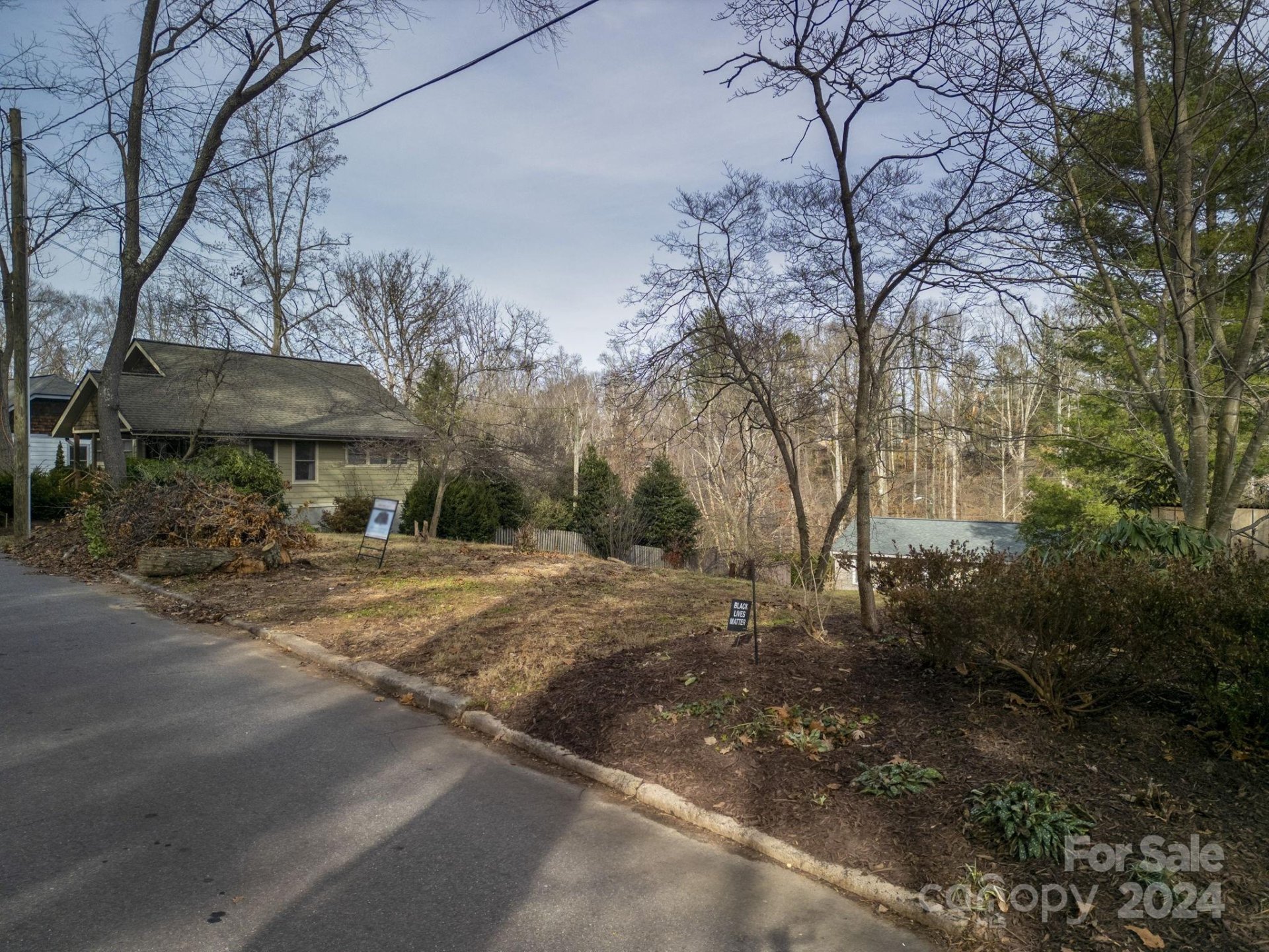 Property image 3 at 26 Hibriten Drive, Asheville, NC 28801