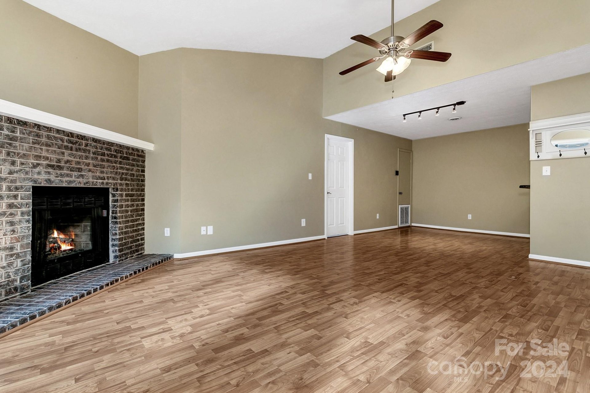 Property image 3 at 14 Ravencroft Lane, Asheville, NC 28803
