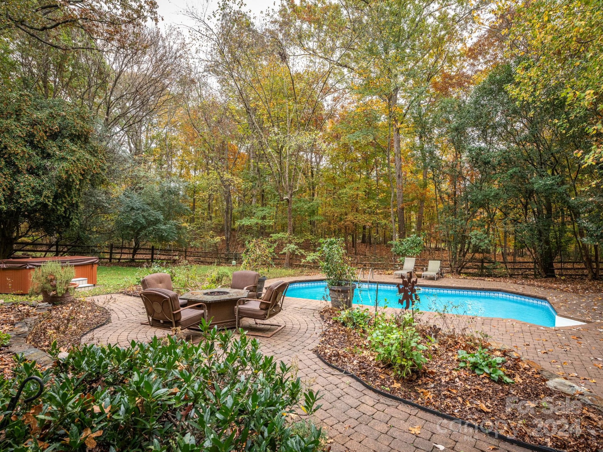 Property image 2 at 9554 Hunting Court, Matthews, NC 28105