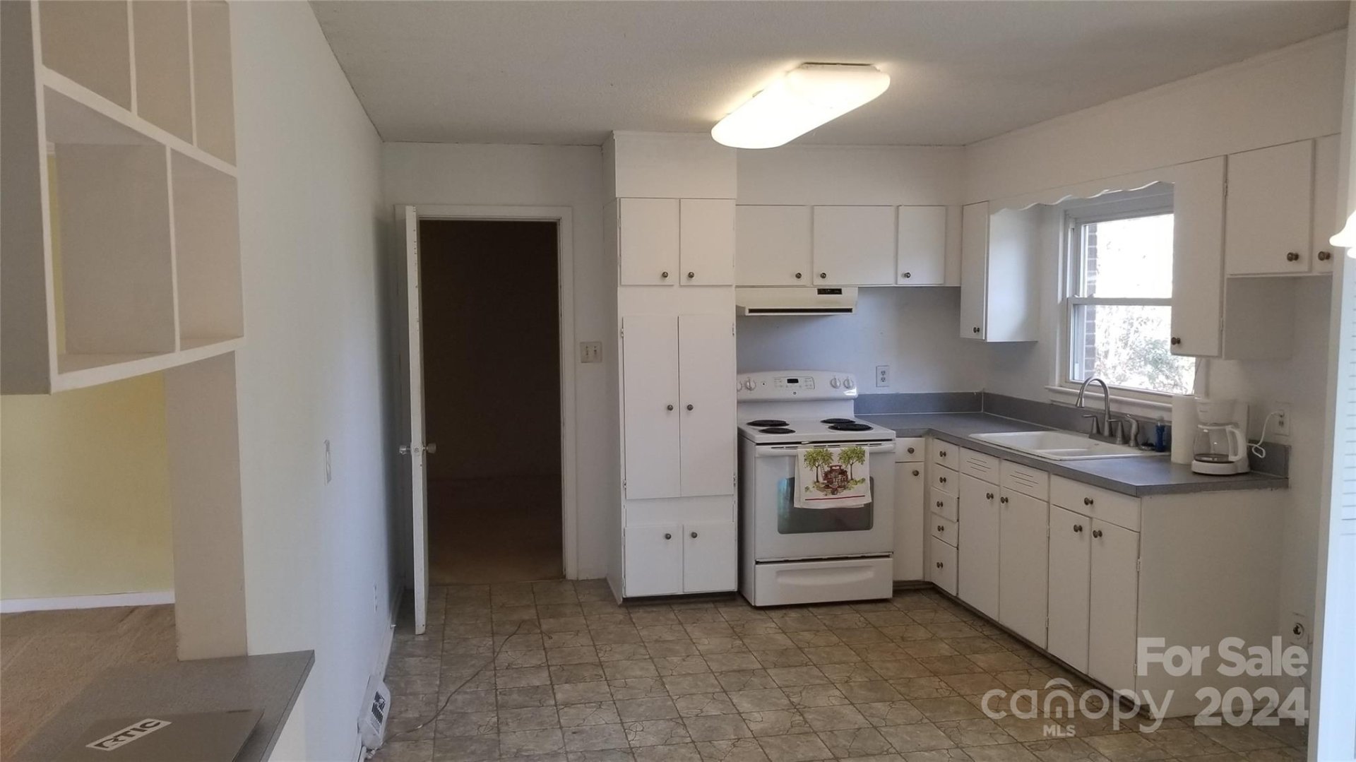 Property image 5 at 441 Holly Circle, Mount Holly, NC 28120