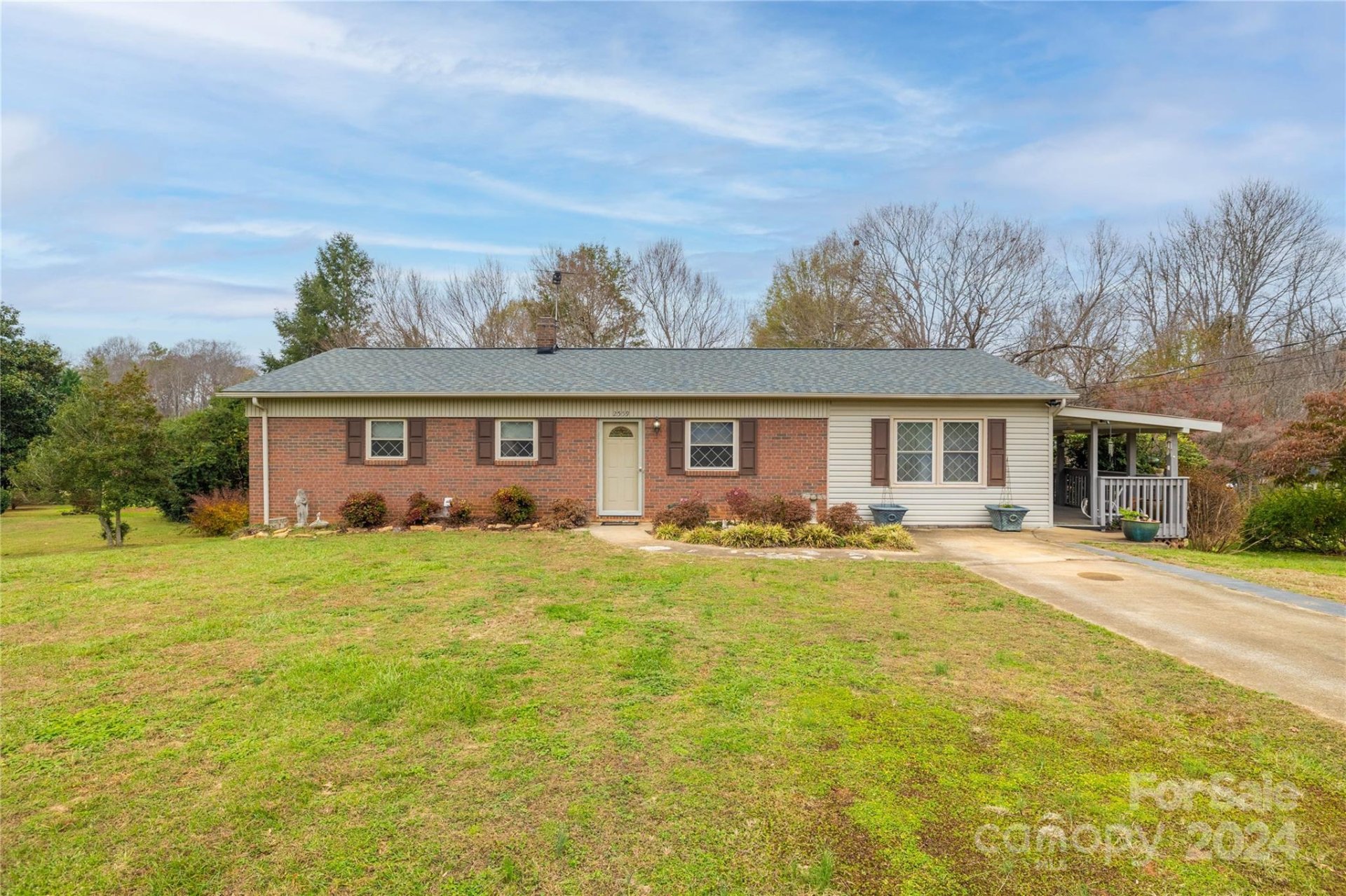 Property image 3 at 2559 Sweetbriar Circle, Lenoir, NC 28645