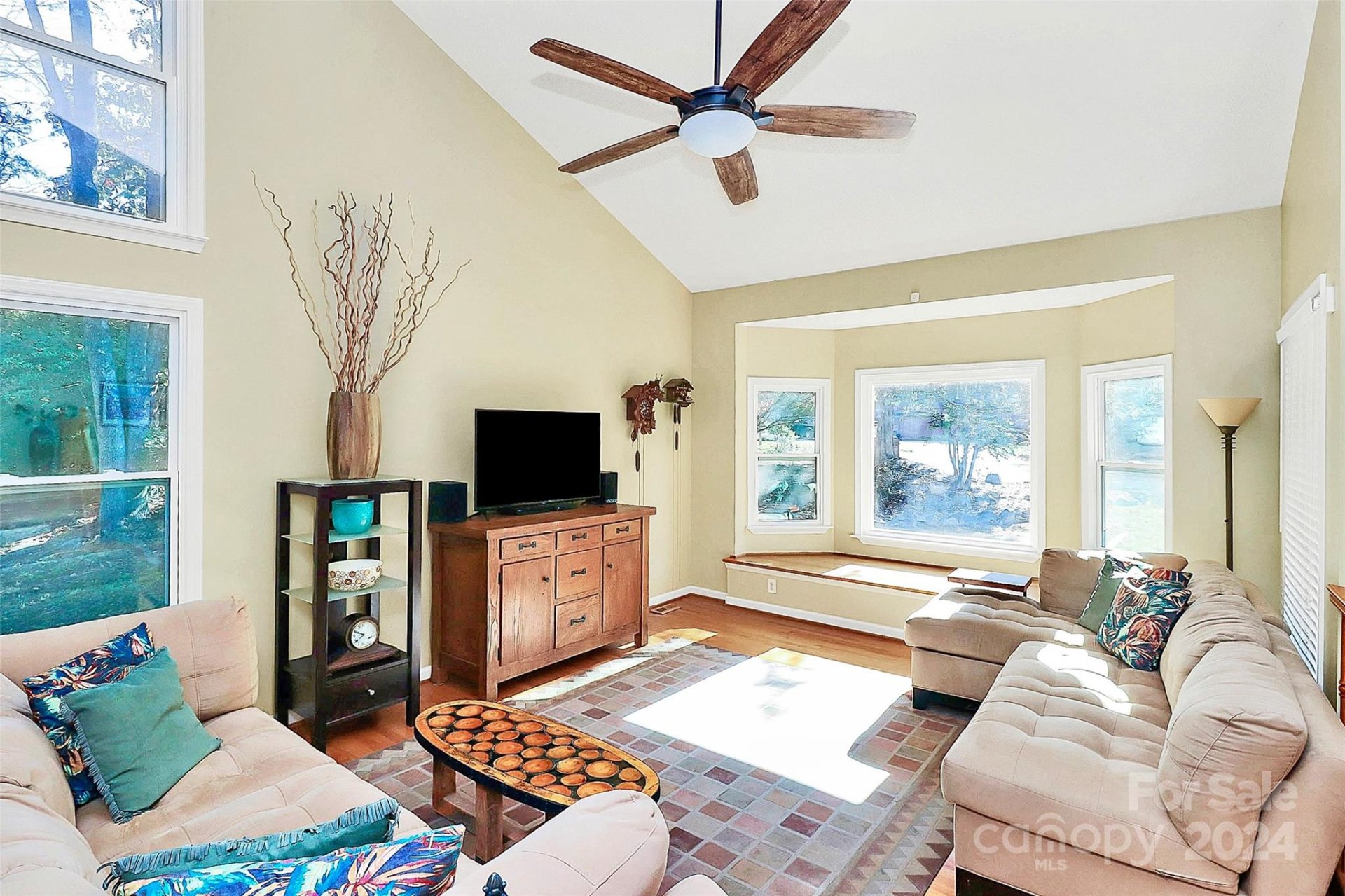 Property image 2 at 208 Foxlair Court, Matthews, NC 28105