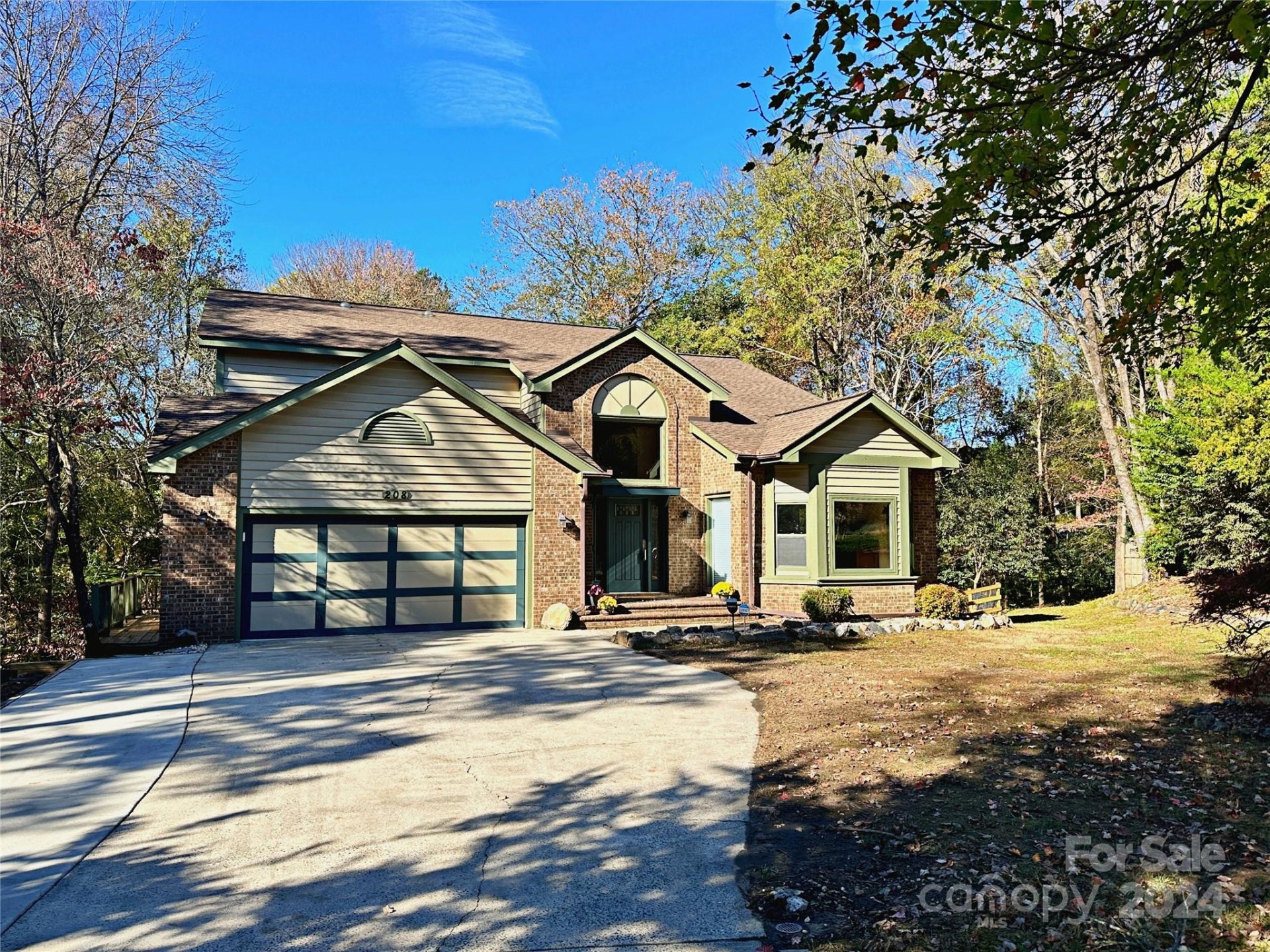 Property image 4 at 208 Foxlair Court, Matthews, NC 28105
