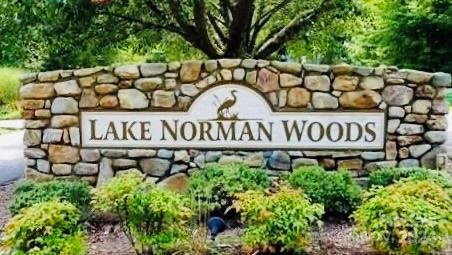 Lake Norman Woods, Catawba Community
