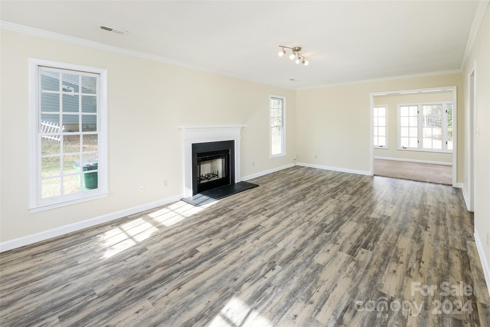 Property image 3 at 7538 Crestside Lane, Charlotte, NC 28227