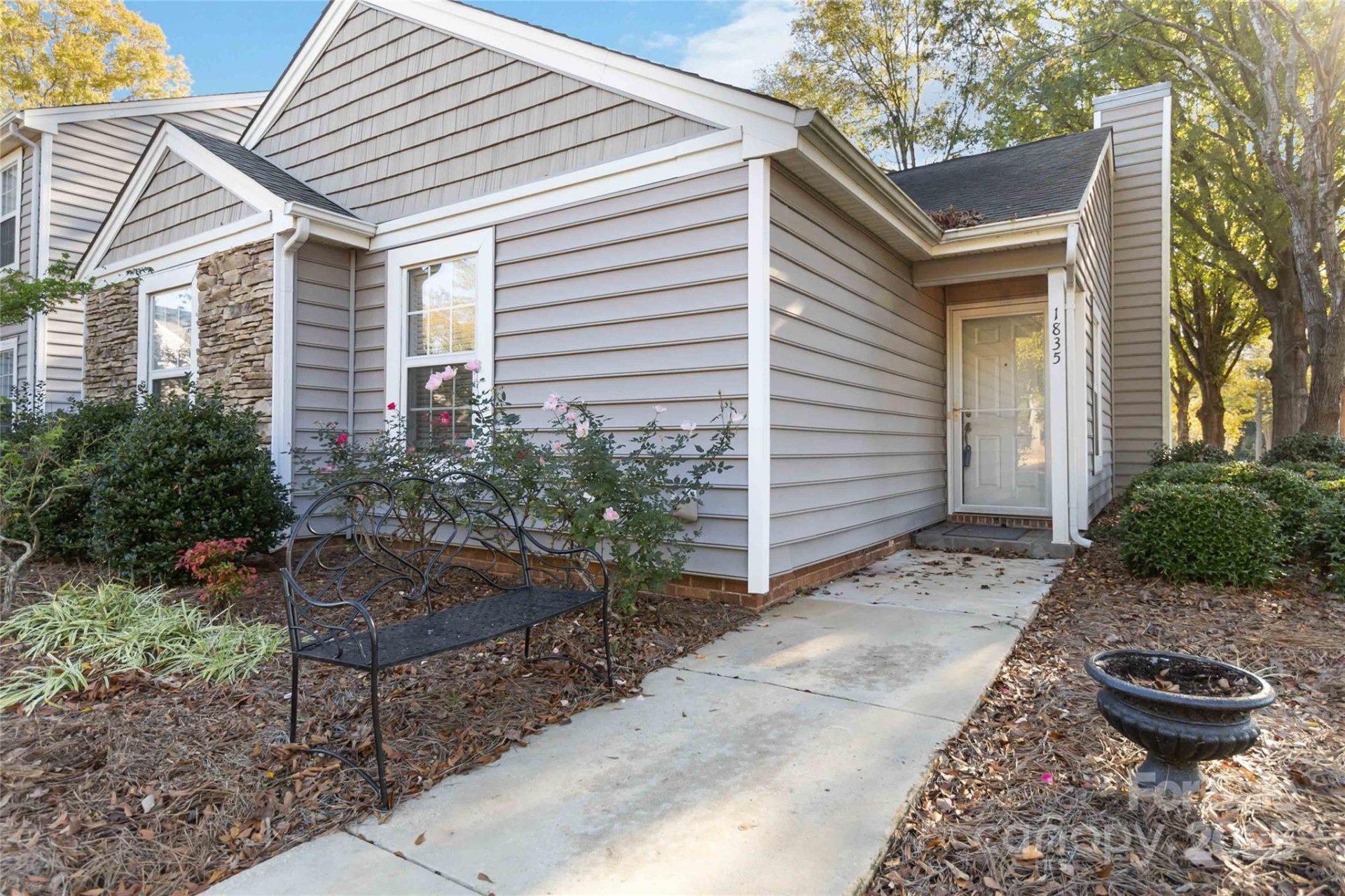 Fairlawn Villas, Rock Hill Community
