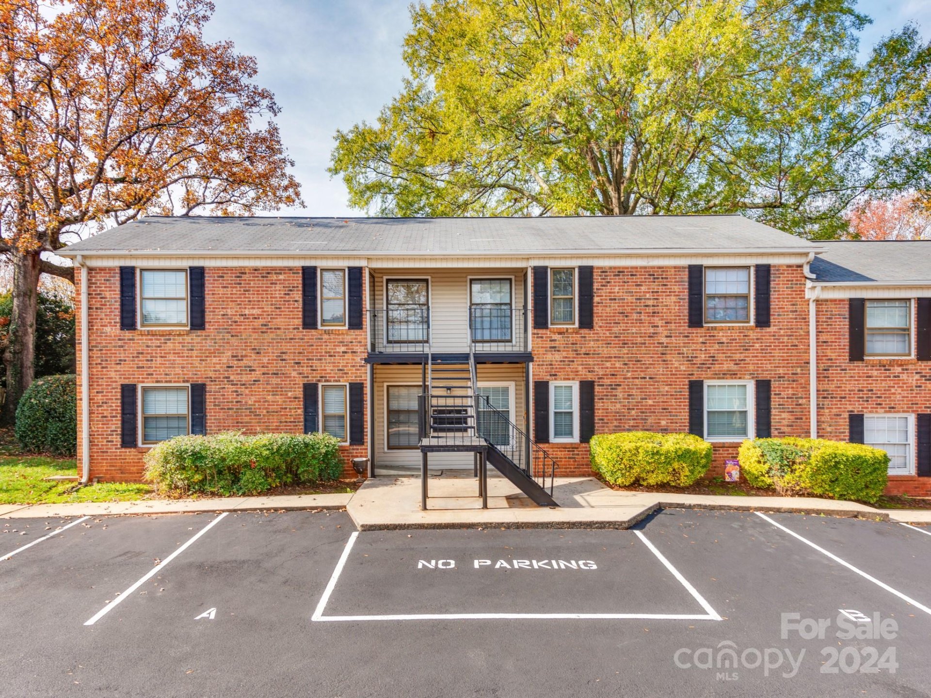 Property image 1 at 5903 Quail Hollow Road, Charlotte, NC 28210