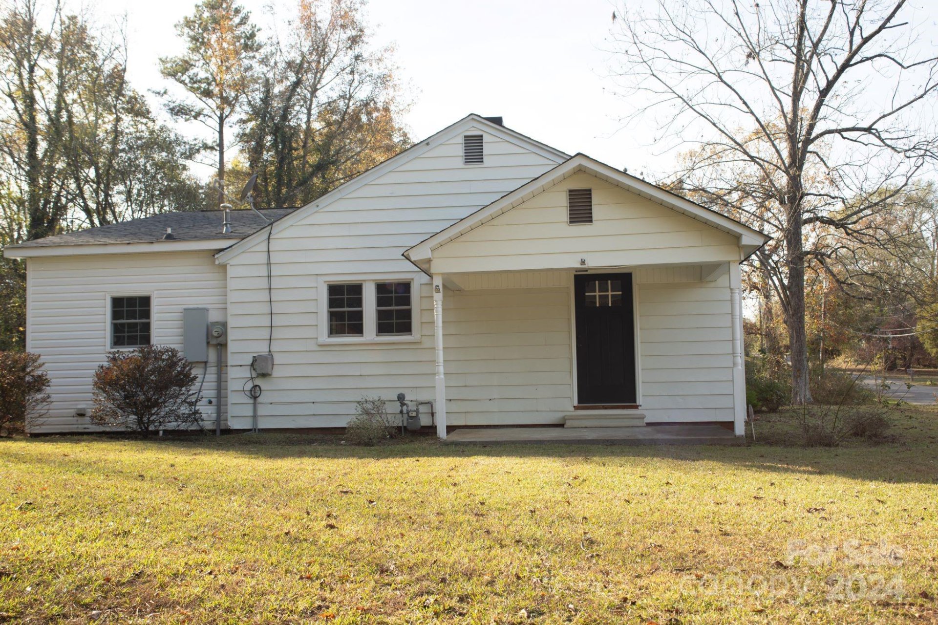 Property image 2 at 1240 Hampton Grace Avenue, Lancaster, SC 29720