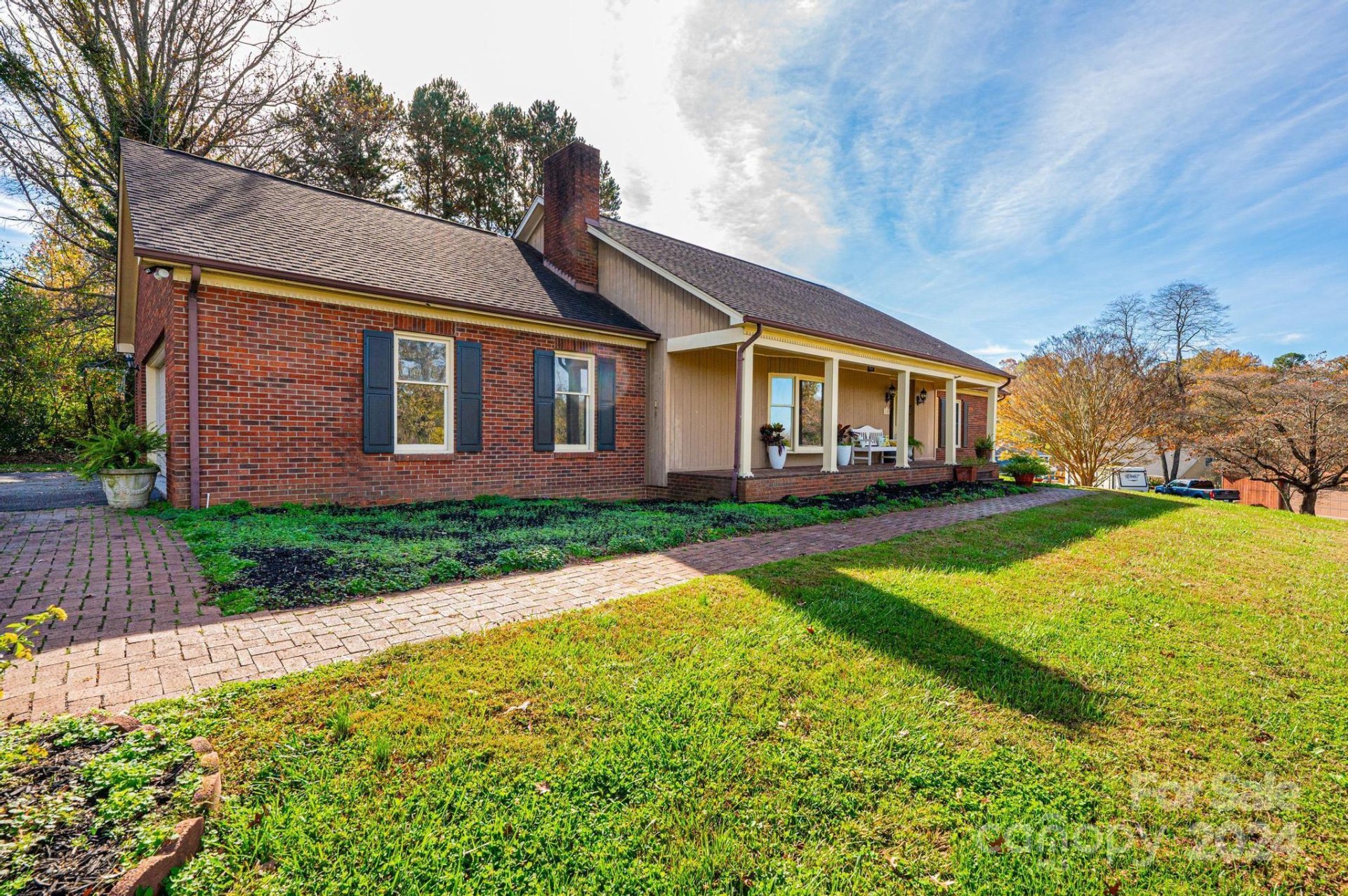 Property image 3 at 6125 Gold Creek Estate Drive, Hickory, NC 28601