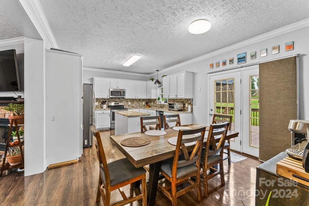 Property image 2 at 207 Sienna Drive, Hickory, NC 28601
