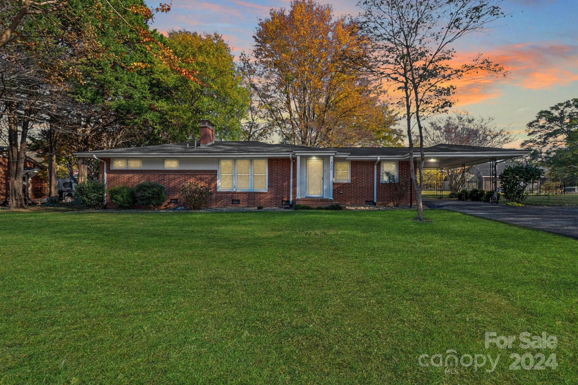 Property image 1 at 600 Thomas Trail, Gastonia, NC 28054