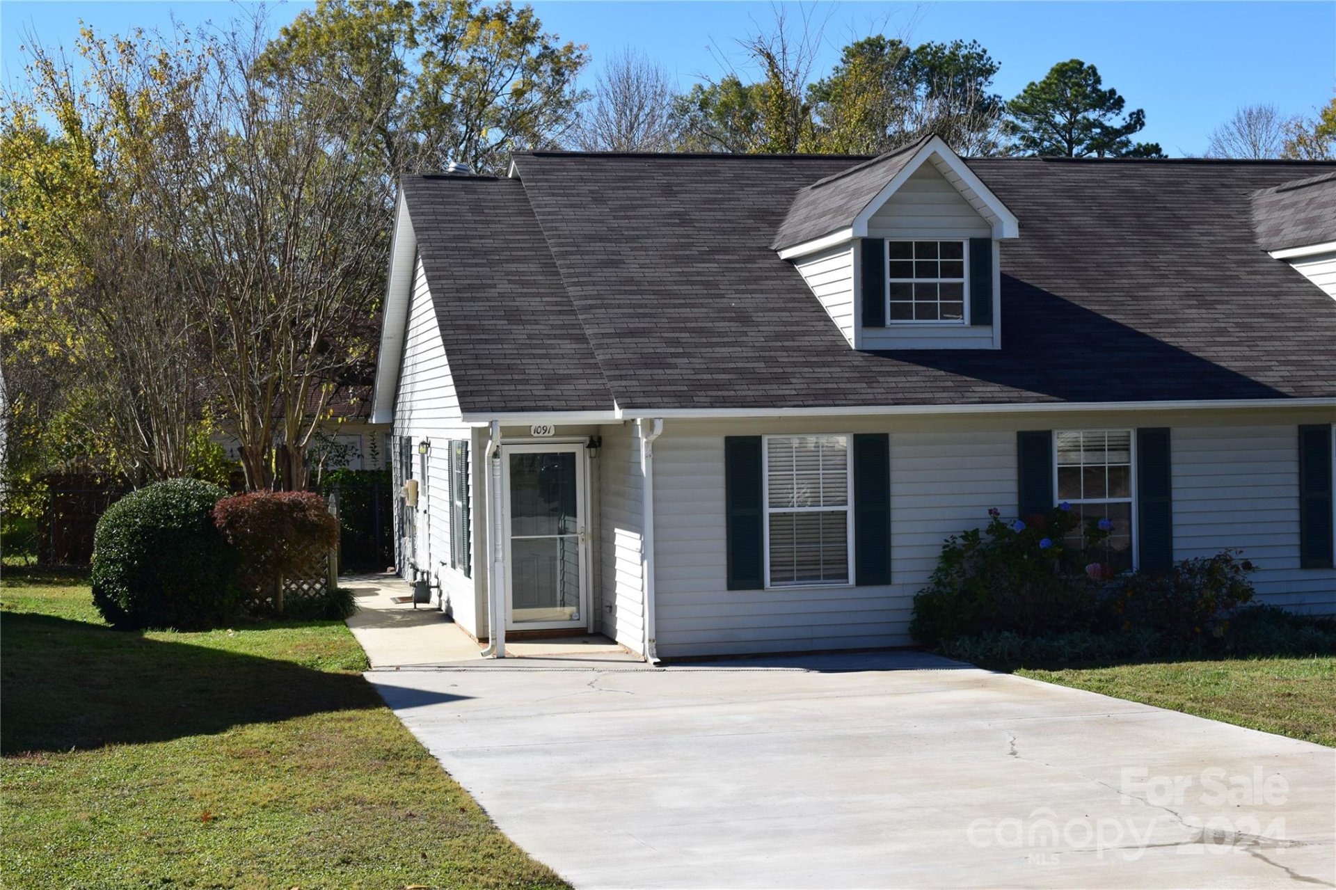 Farmington Hills, Rock Hill Community