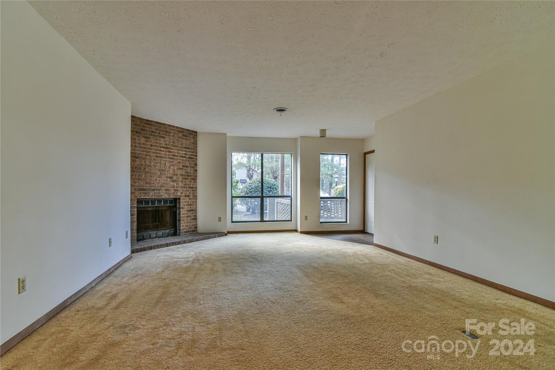 Property image 5 at 15 Ravencroft Lane, Asheville, NC 28803